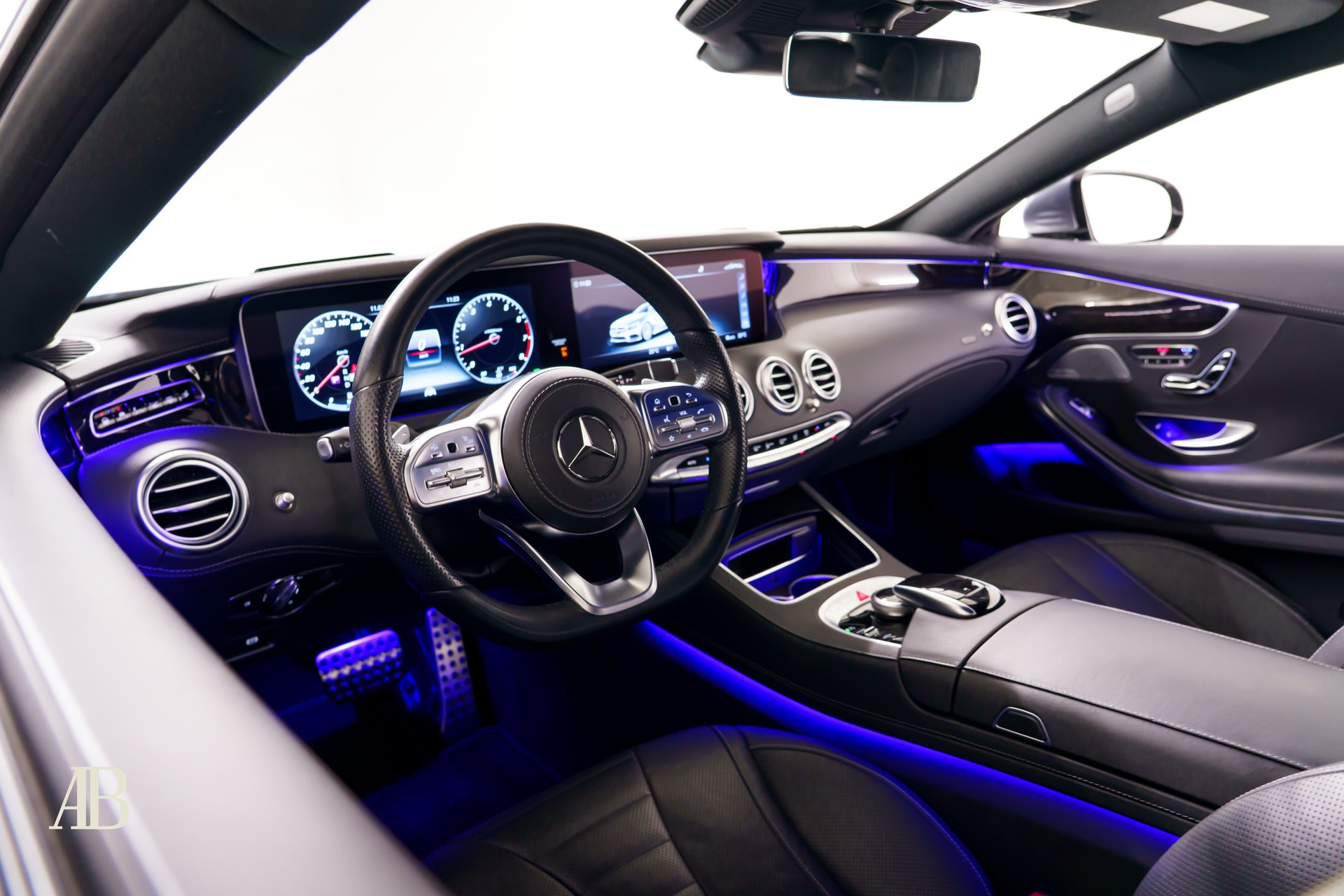 MERCEDES-BENZ S 560 V8 AMG Line Coupé-image-8