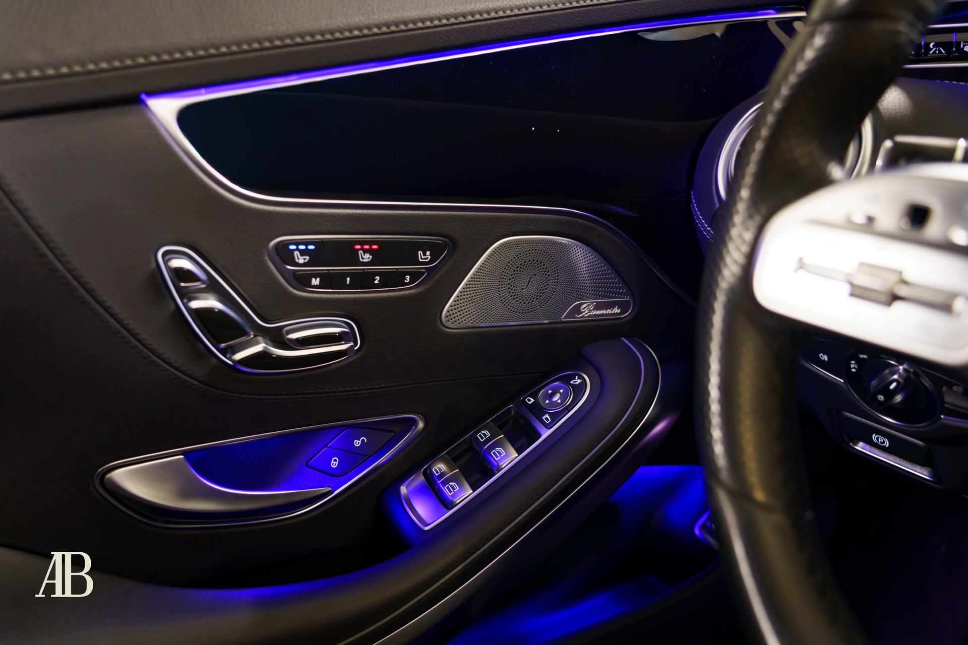 MERCEDES-BENZ S 560 V8 AMG Line Coupé-image-12