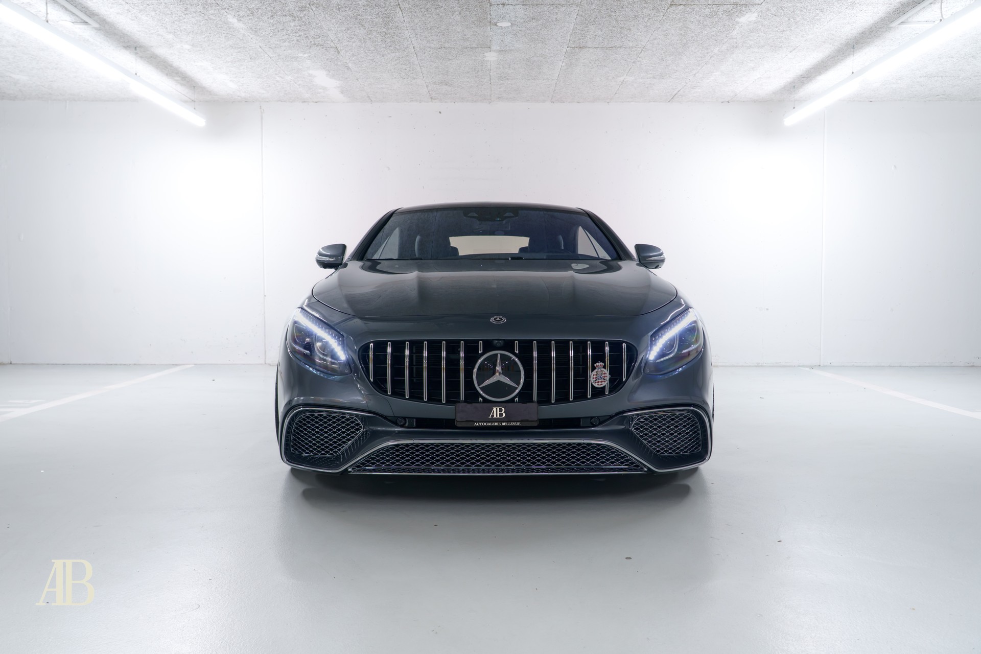 MERCEDES-BENZ S 560 V8 AMG Line Coupé-image-1