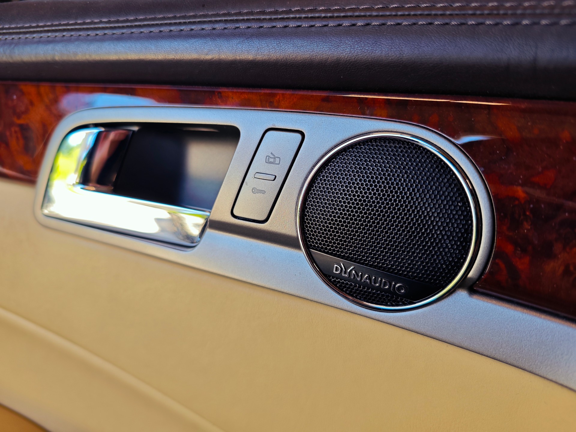 VW PHAETON-image-10
