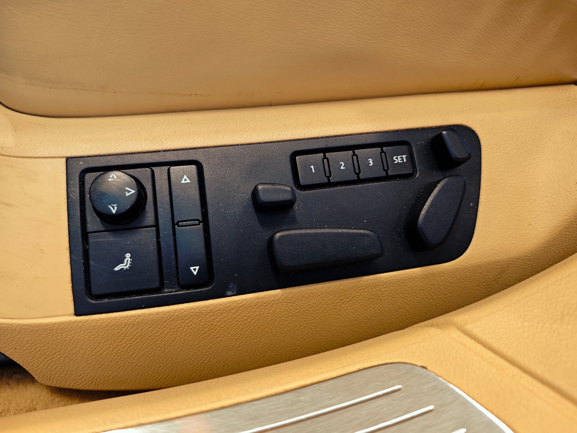 VW PHAETON-image-11