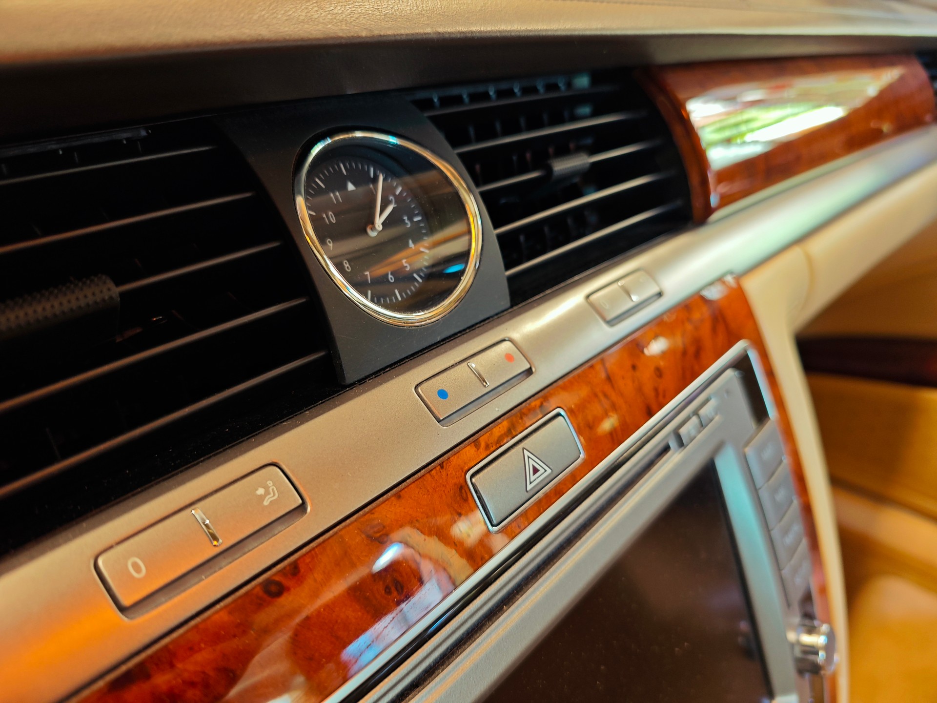 VW PHAETON-image-9