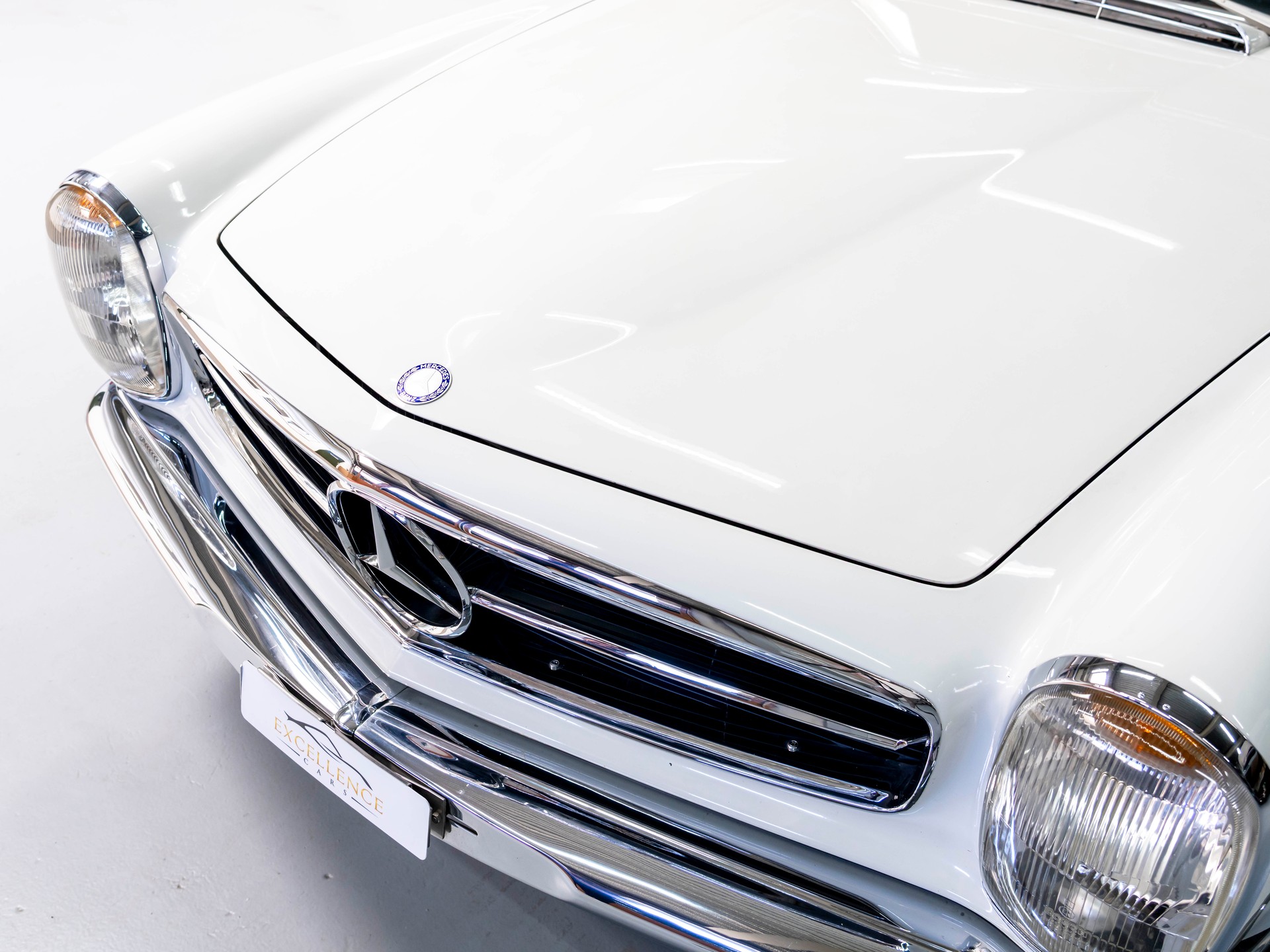 MERCEDES-BENZ SL 280 Pagode-image-19