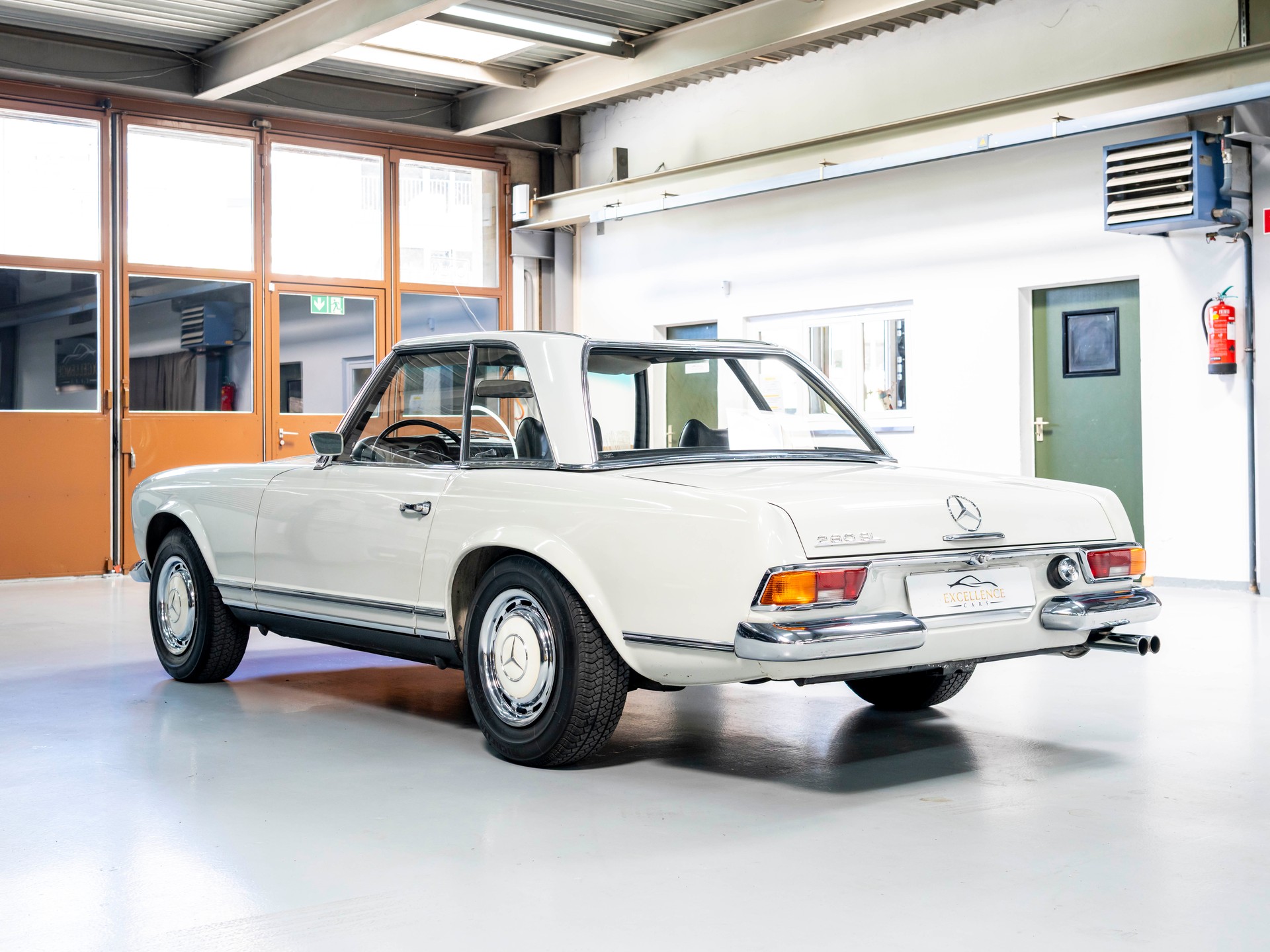 MERCEDES-BENZ SL 280 Pagode-image-13