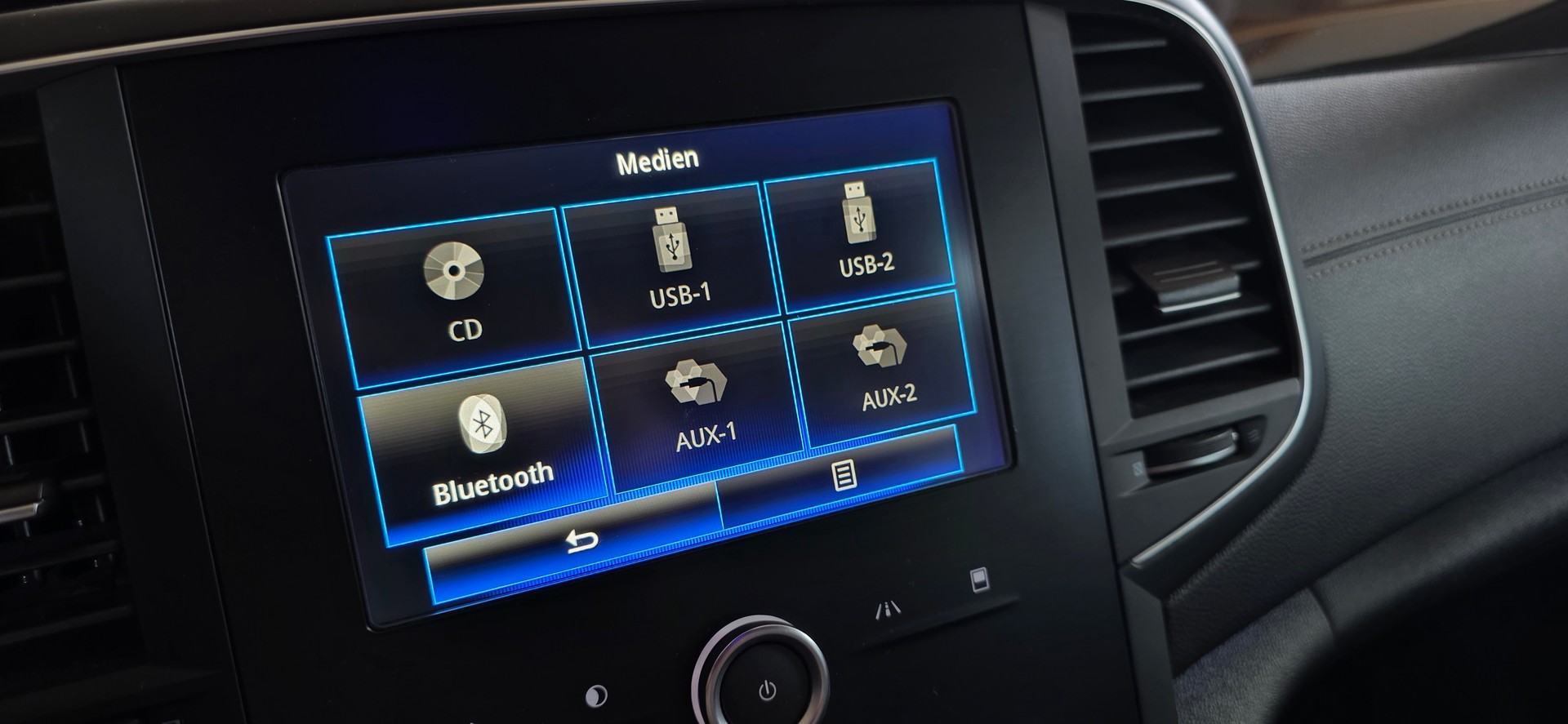 RENAULT Talisman Grandtour 1.6 TCe Intens EDC *CH FAHRZEUG*Frisch MFK*-image-19