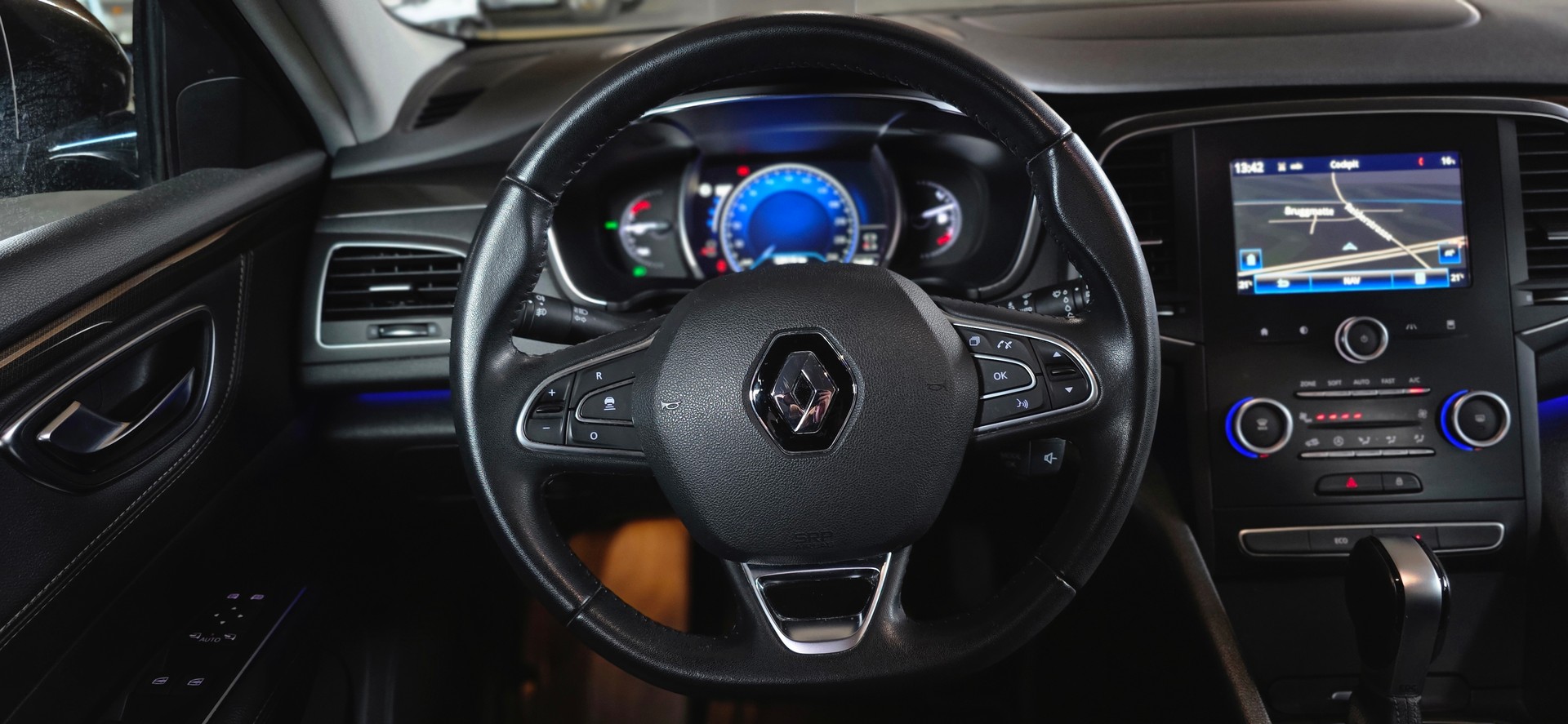 RENAULT Talisman Grandtour 1.6 TCe Intens EDC *CH FAHRZEUG*Frisch MFK*-image-11