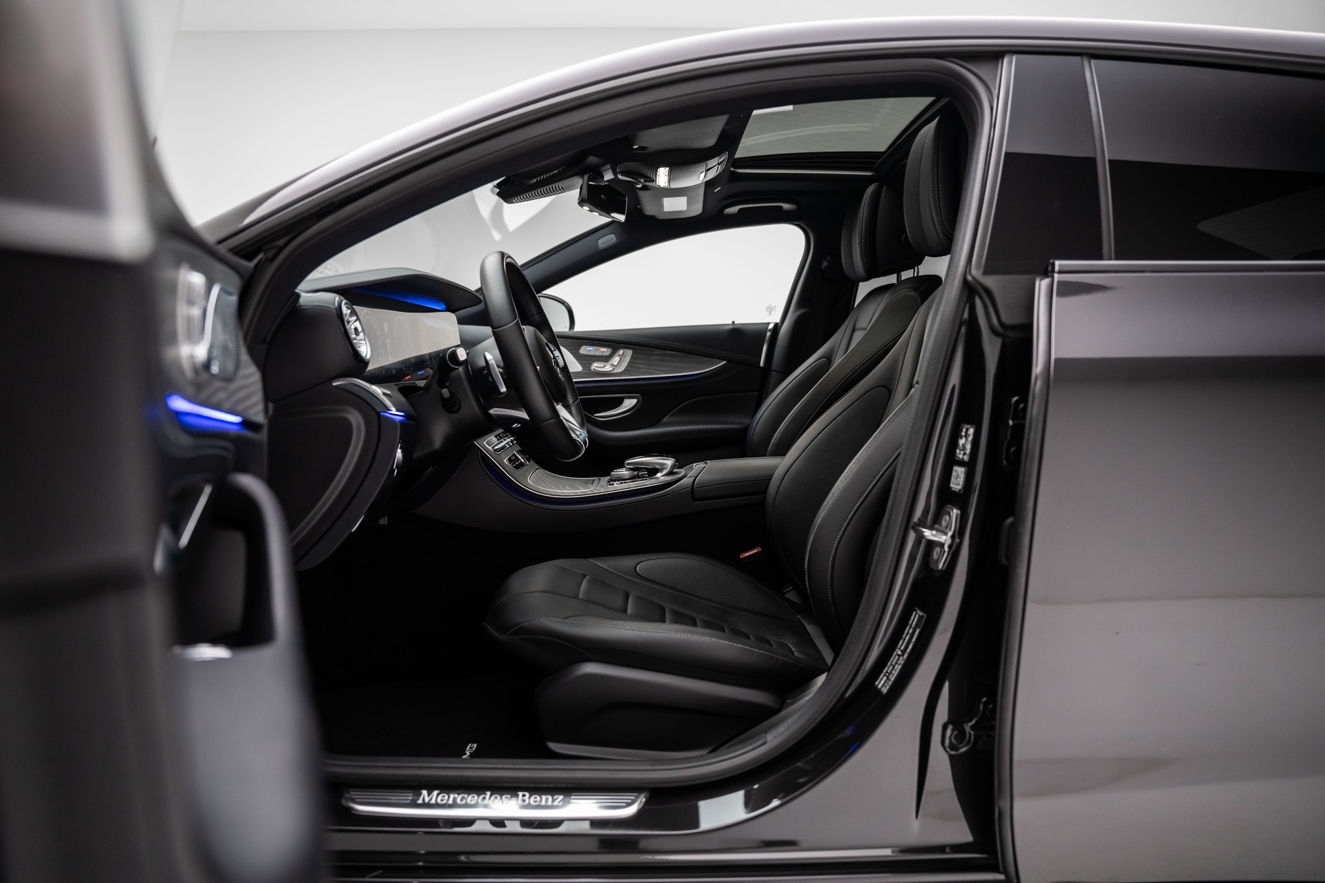 MERCEDES-BENZ CLS 350 d AMG Line 4Matic 9G-Tronic-image-10