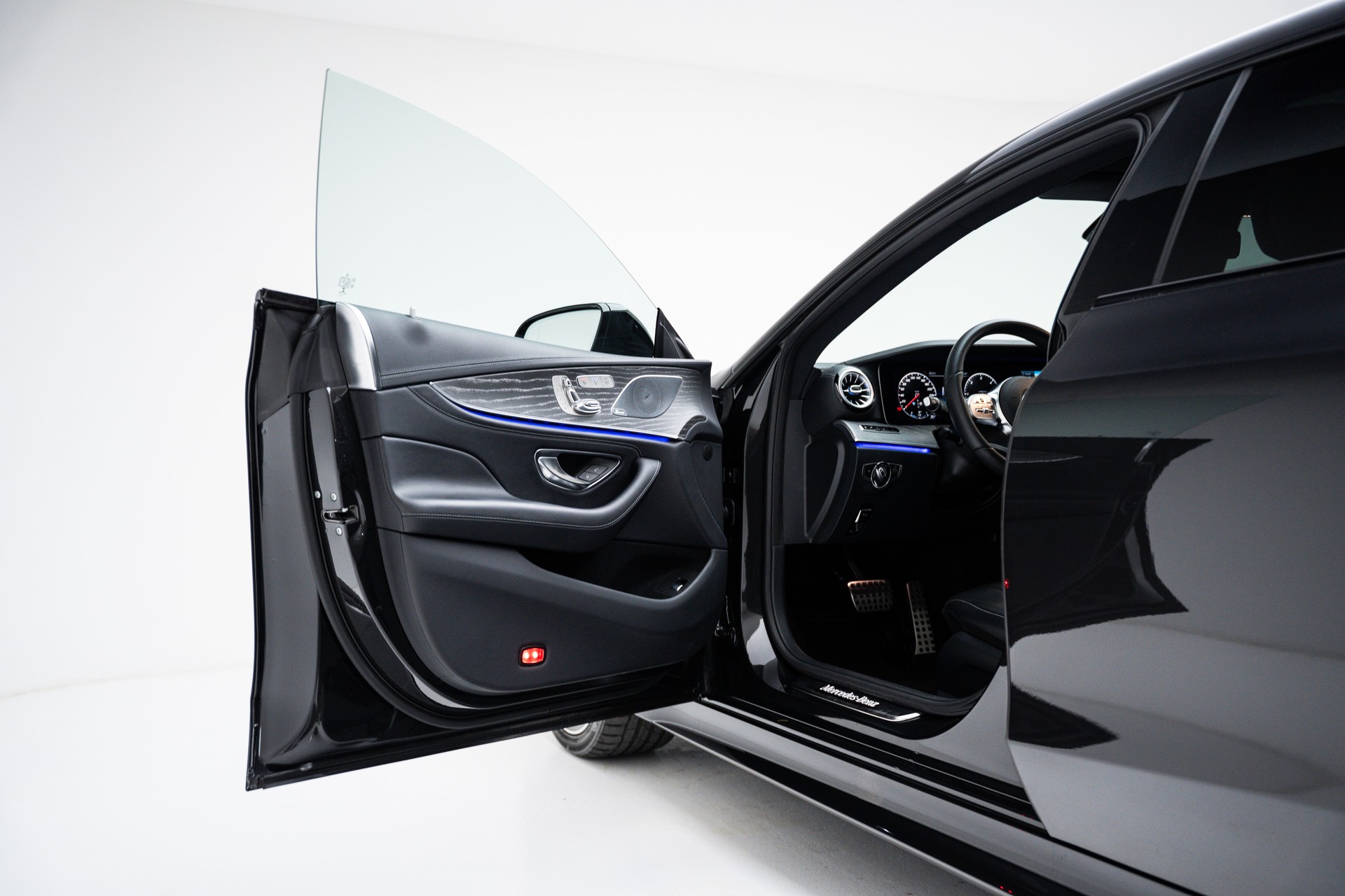 MERCEDES-BENZ CLS 350 d AMG Line 4Matic 9G-Tronic-image-8