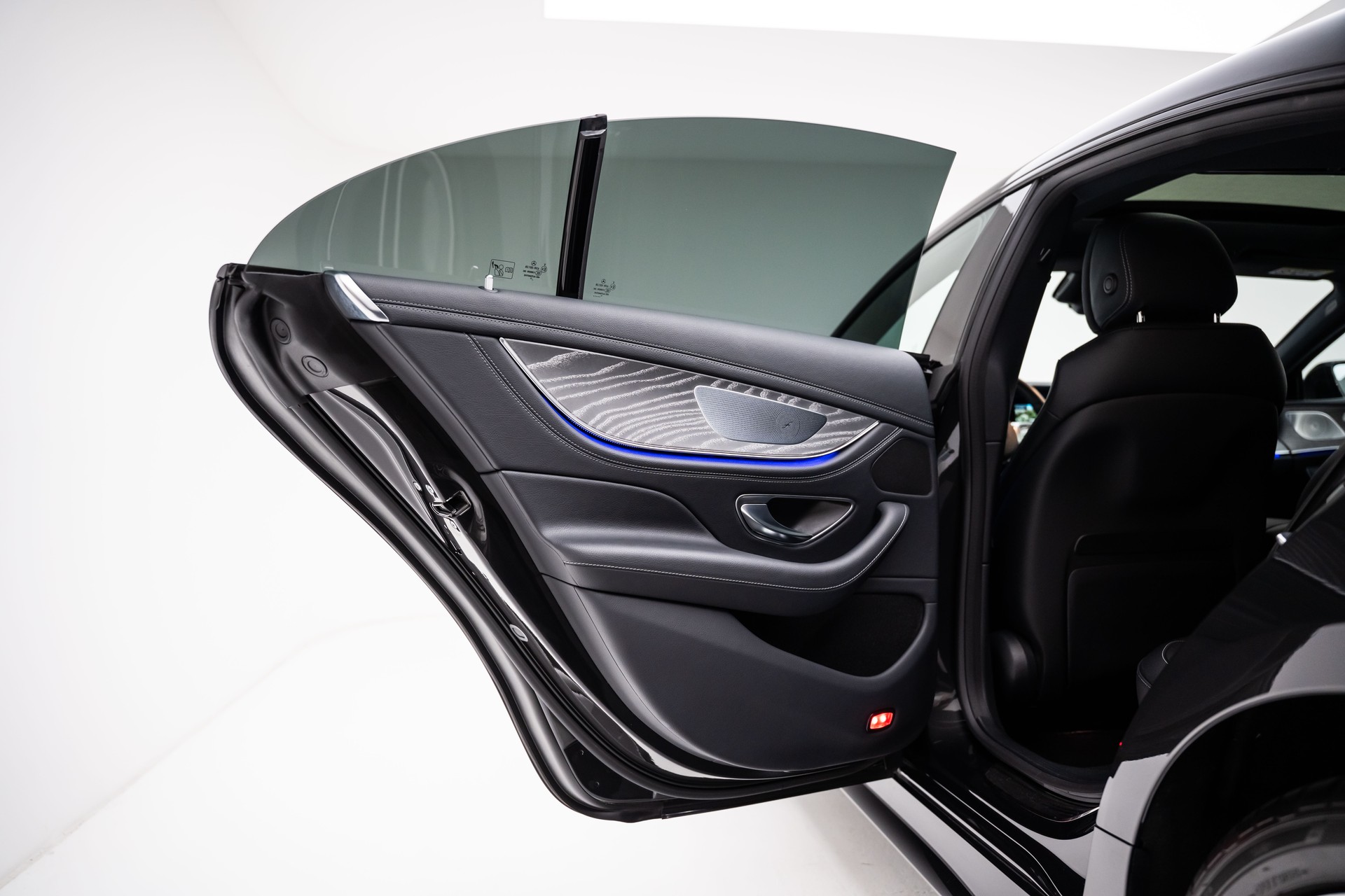 MERCEDES-BENZ CLS 350 d AMG Line 4Matic 9G-Tronic-image-21