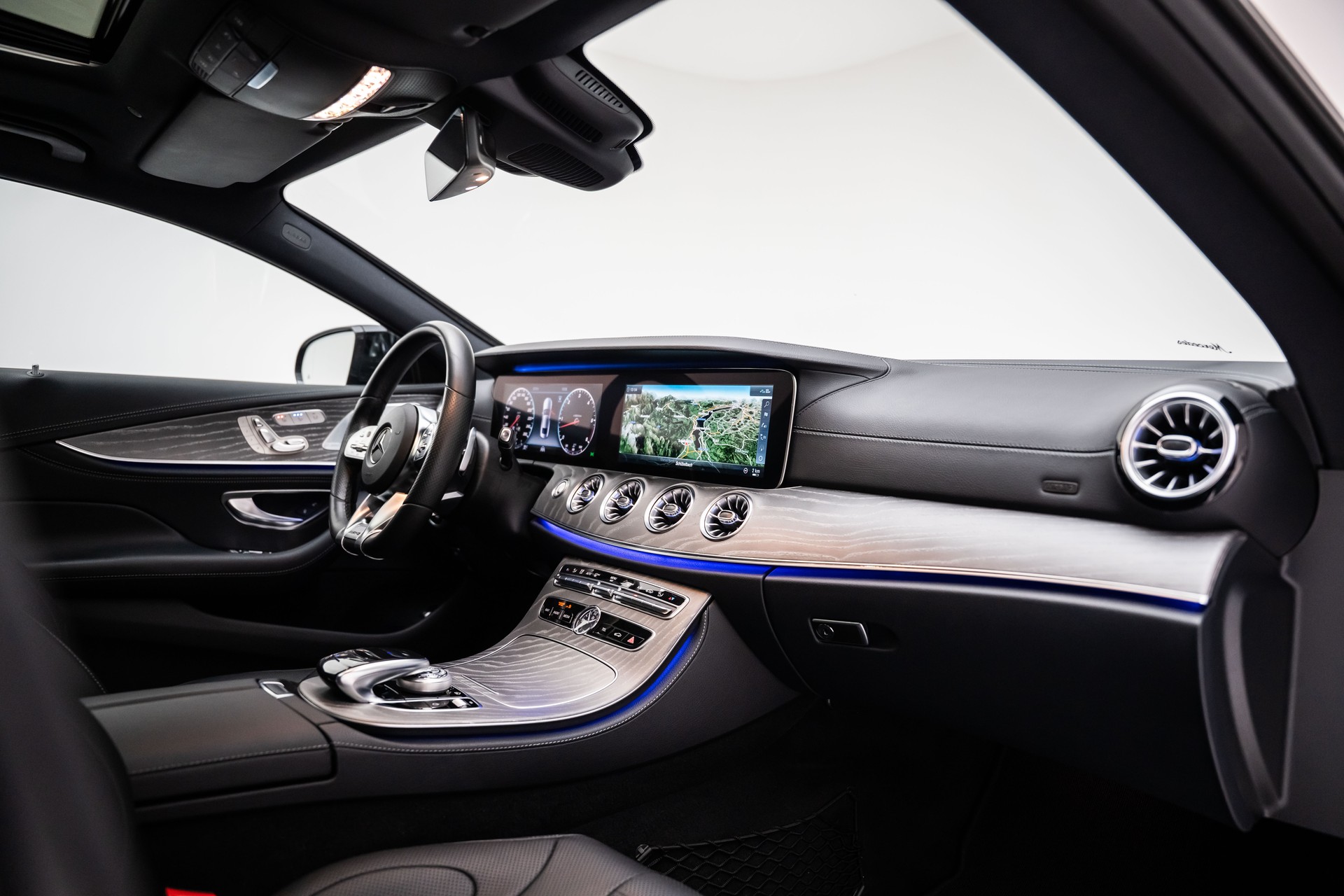 MERCEDES-BENZ CLS 350 d AMG Line 4Matic 9G-Tronic-image-16