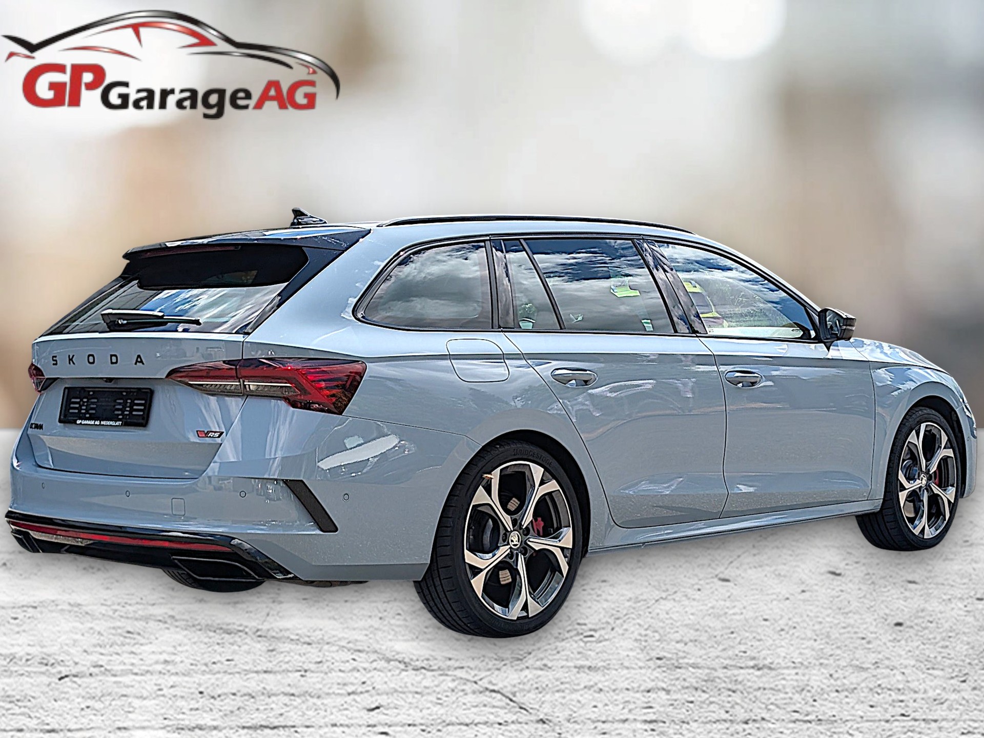 SKODA Octavia Combi 2.0 TSI DSG RS-image-4
