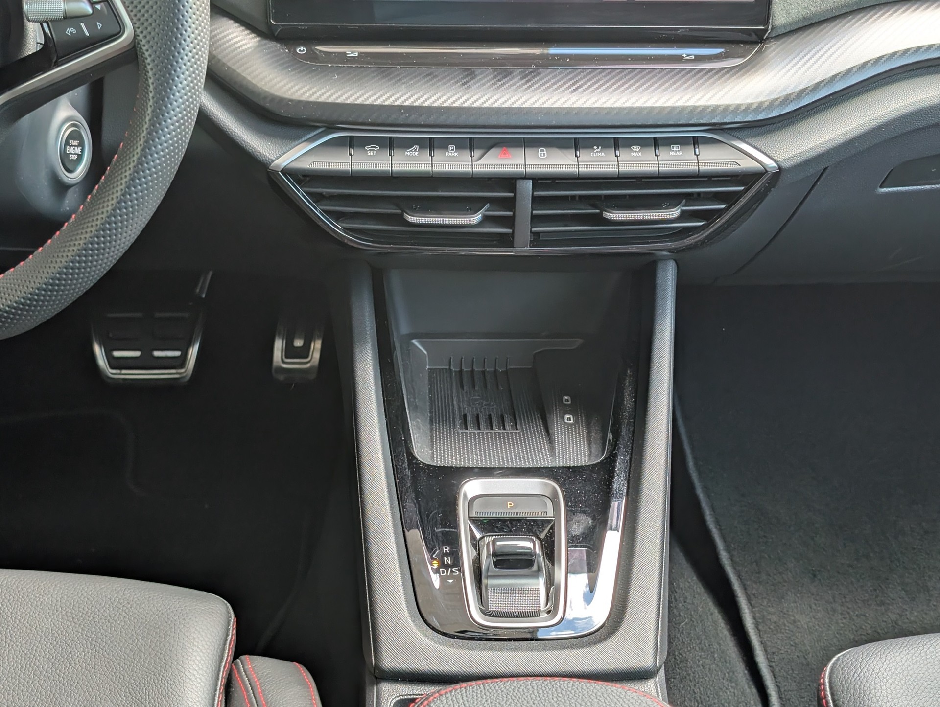 SKODA Octavia Combi 2.0 TSI DSG RS-image-12