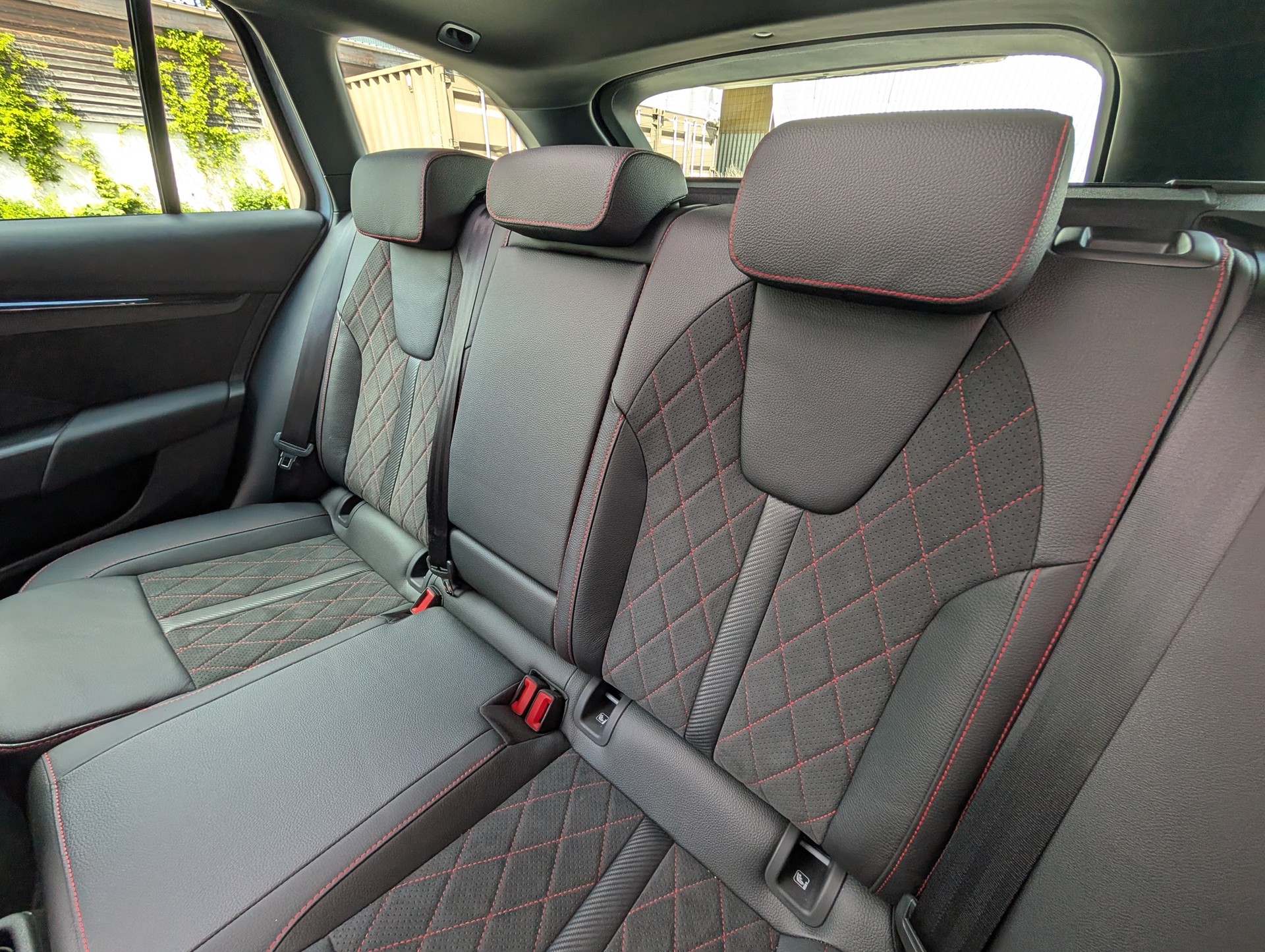 SKODA Octavia Combi 2.0 TSI DSG RS-image-10