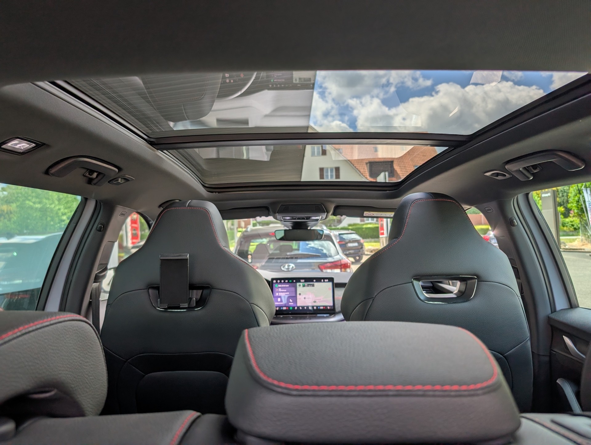 SKODA Octavia Combi 2.0 TSI DSG RS-image-9