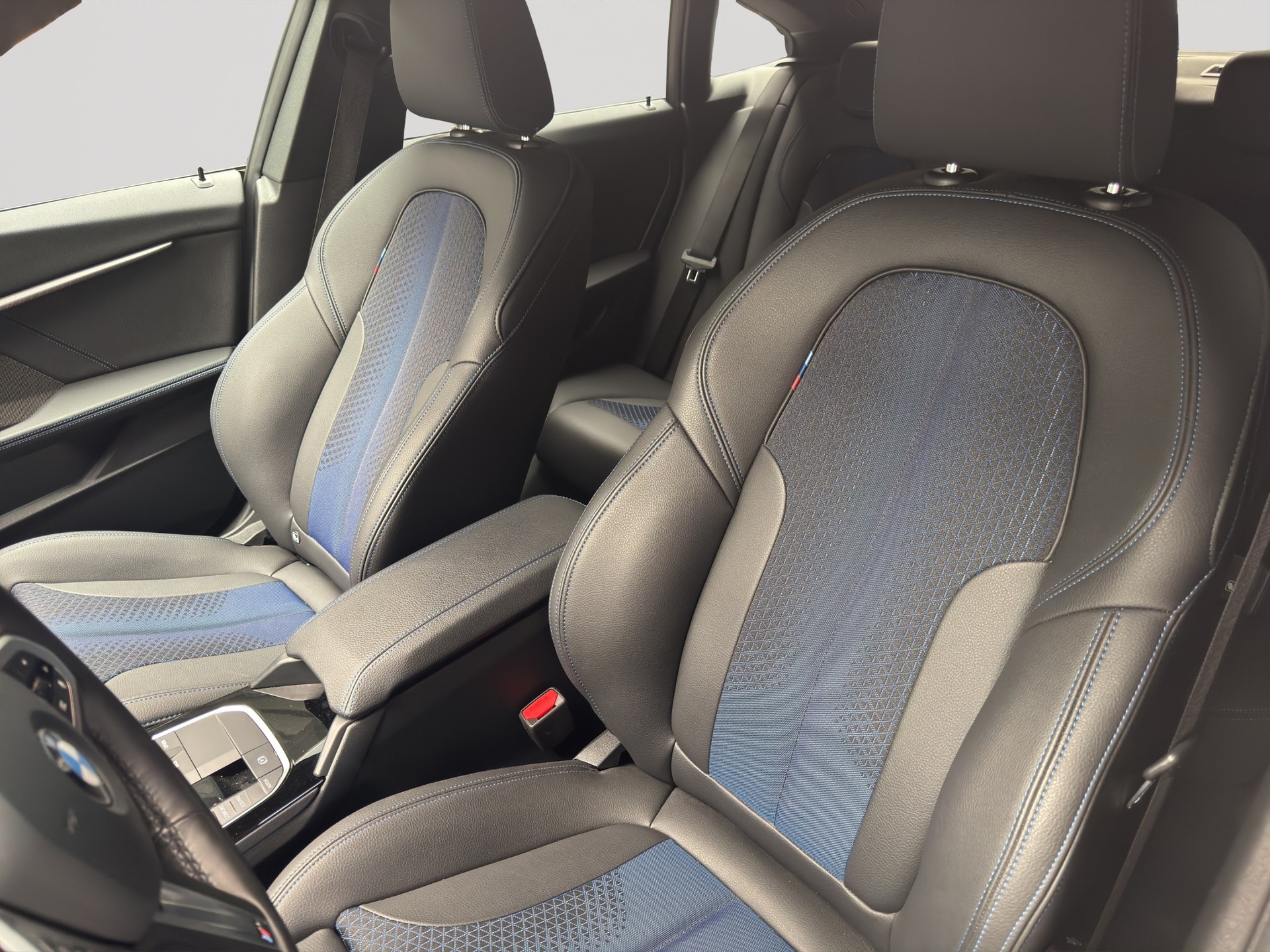 BMW 218i Gran Coupé M Sport Shadow Line Steptronic-image-5