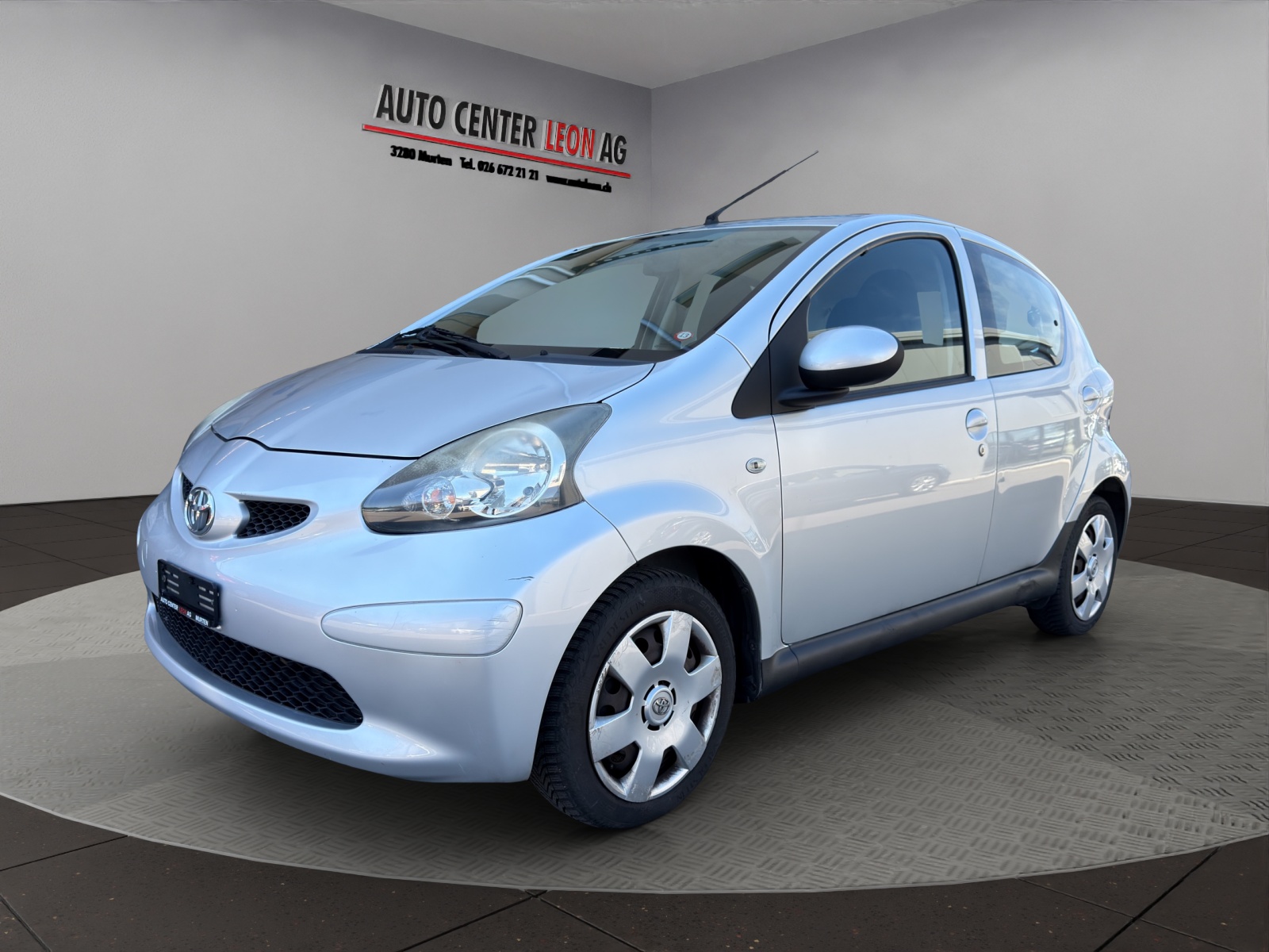 TOYOTA Aygo 1.0 Linea Terra-image-1