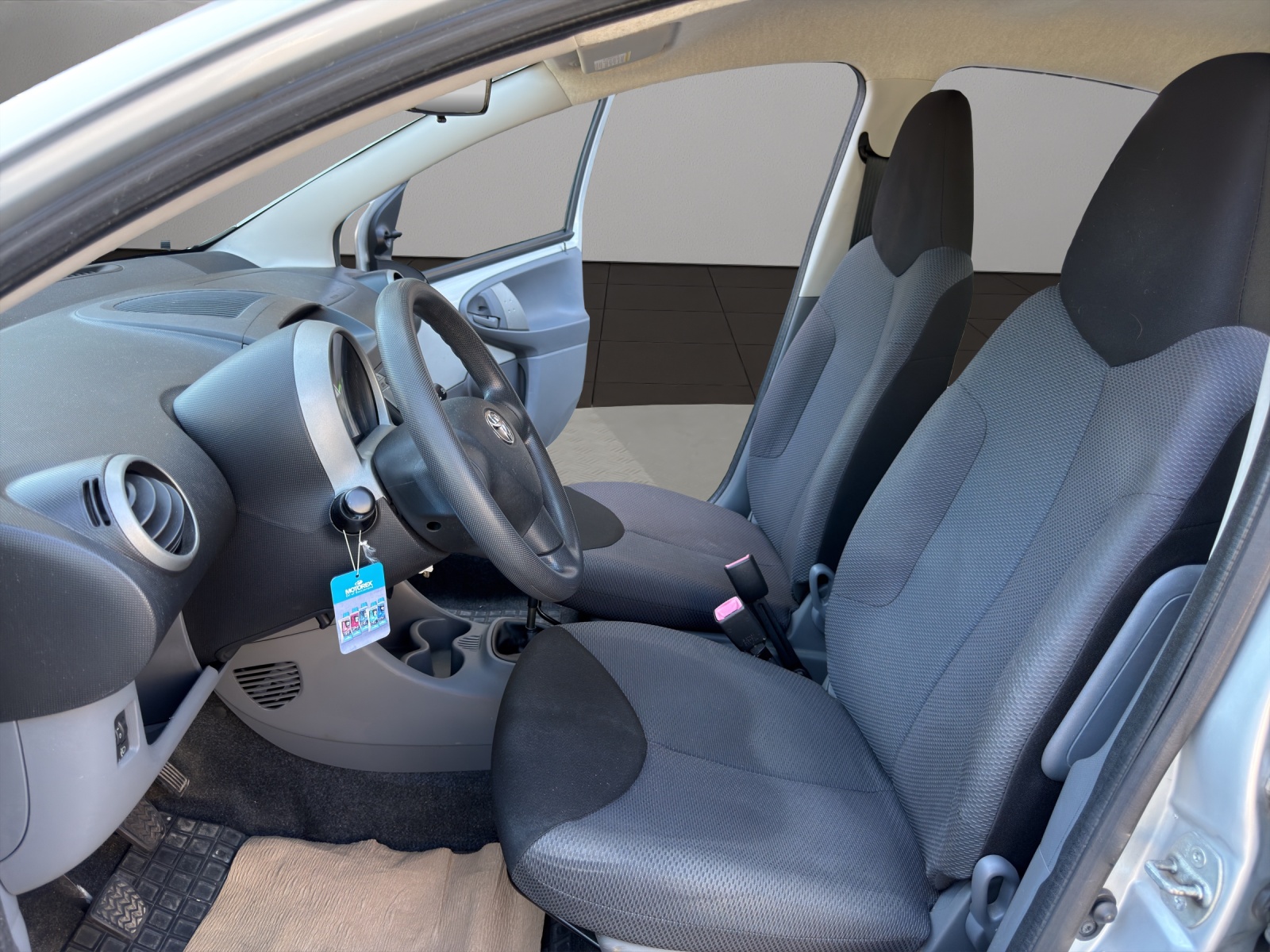 TOYOTA Aygo 1.0 Linea Terra-image-8