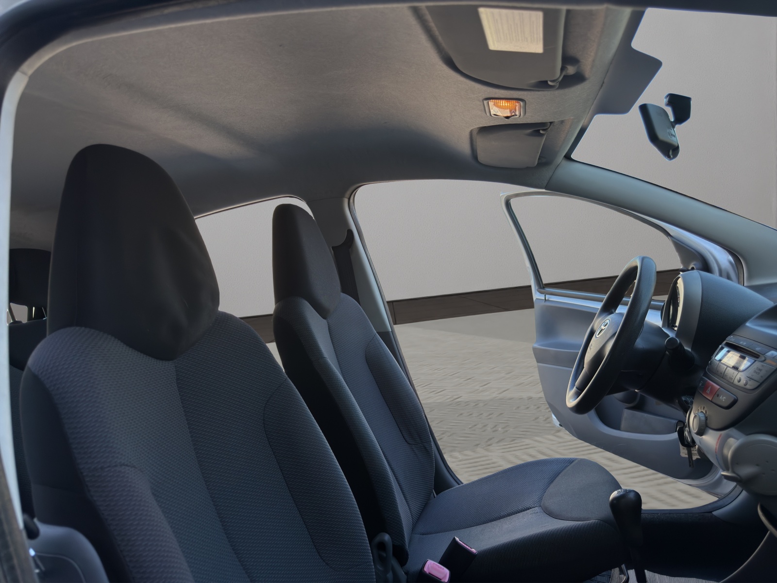 TOYOTA Aygo 1.0 Linea Terra-image-19