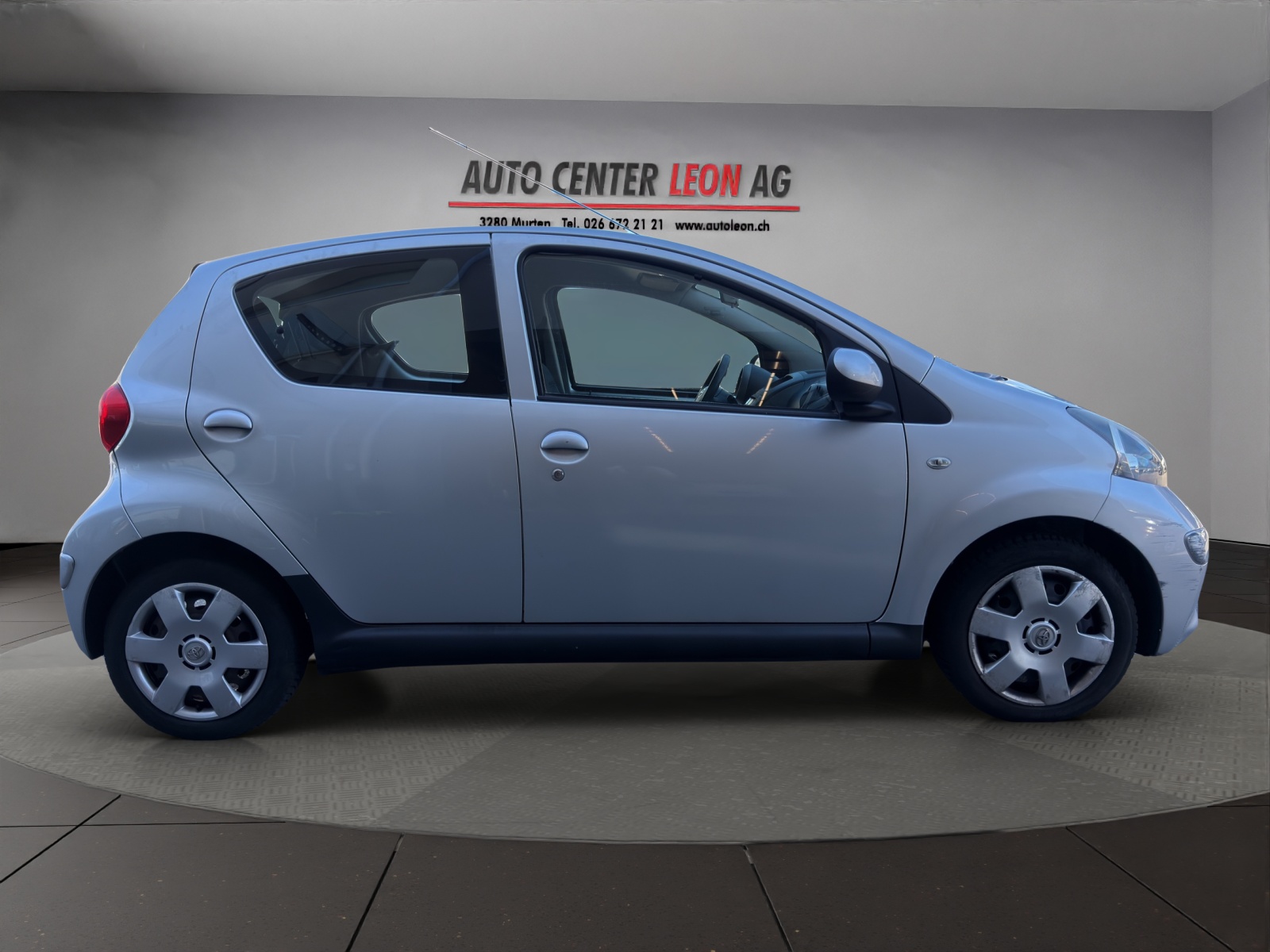TOYOTA Aygo 1.0 Linea Terra-image-6