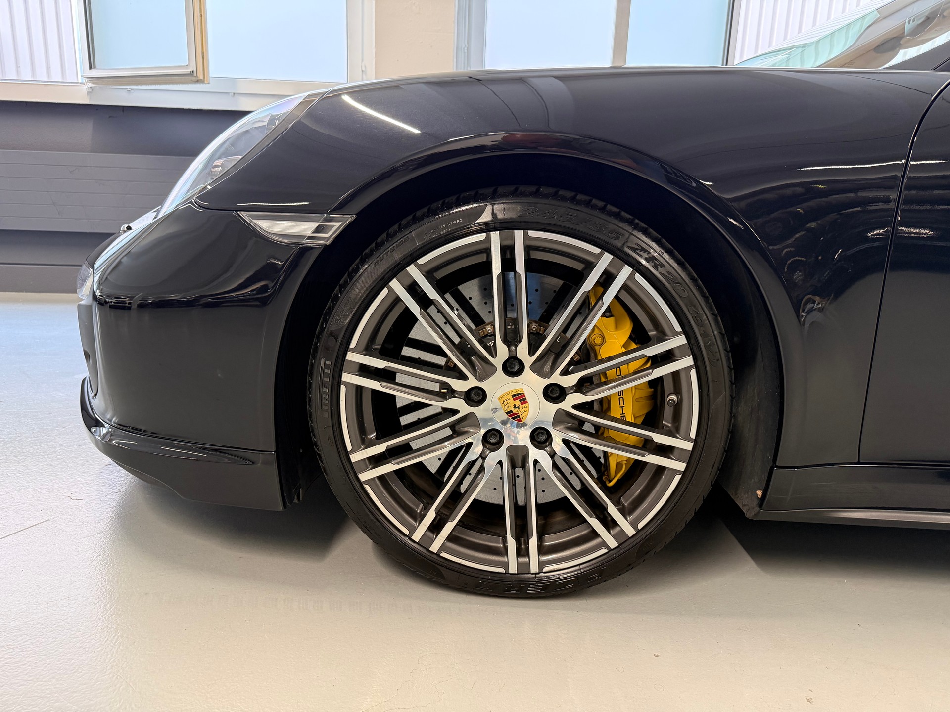 PORSCHE 911 Turbo S Cabrio PDK-image-7