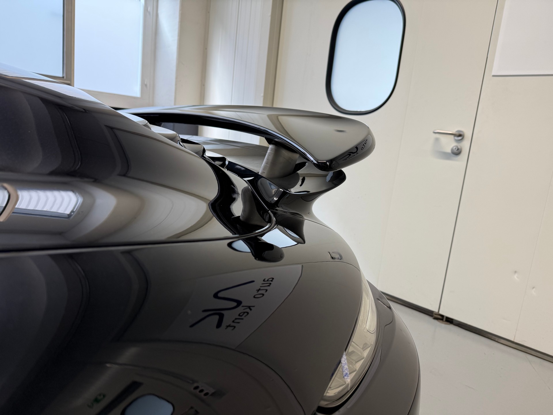 PORSCHE 911 Turbo S Cabrio PDK-image-13