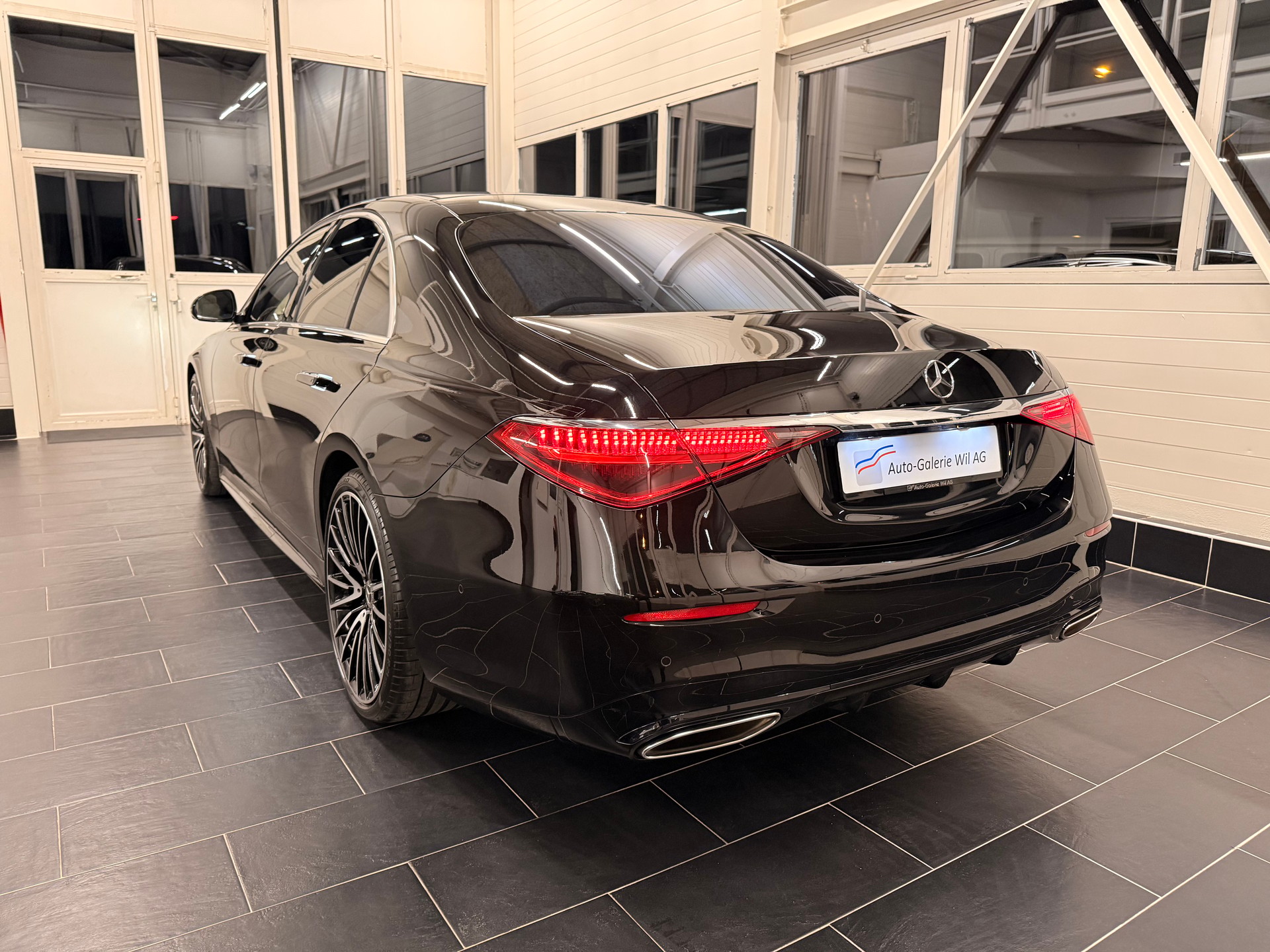 MERCEDES-BENZ S 580 4Matic AMG Line 9G-Tronic-image-5