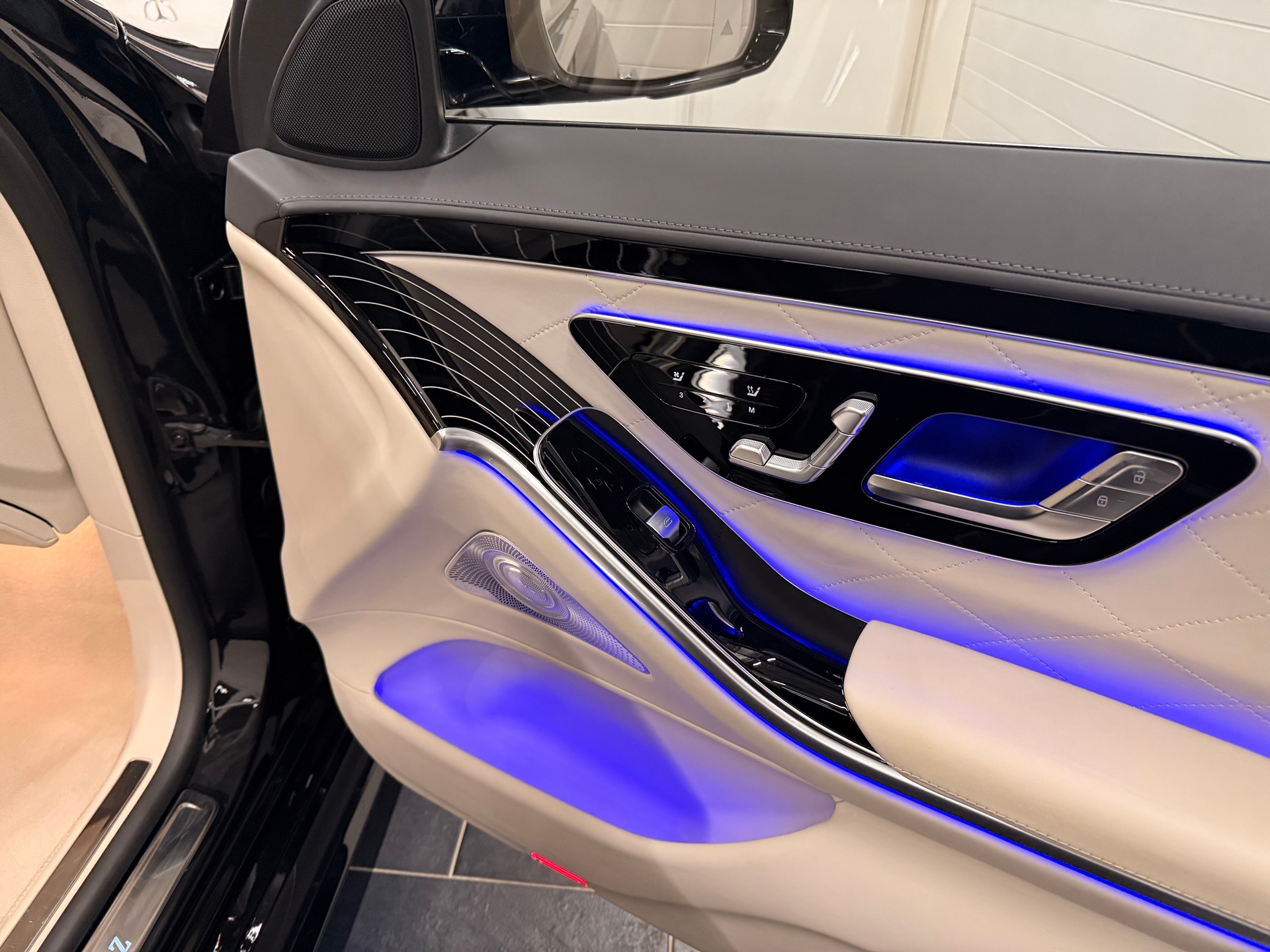 MERCEDES-BENZ S 580 4Matic AMG Line 9G-Tronic-image-9
