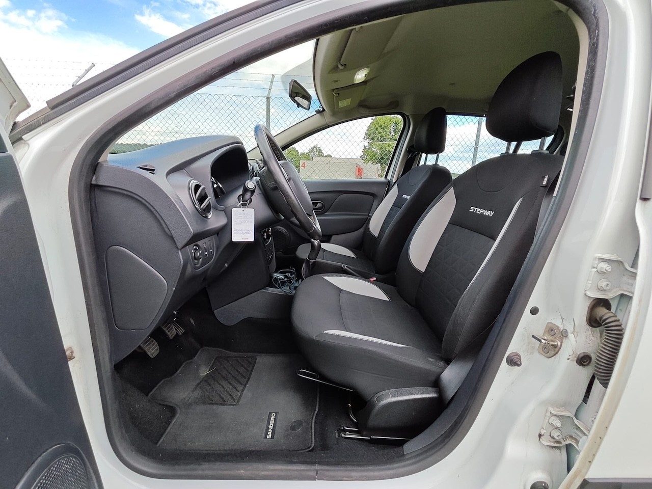 DACIA Sandero 1.5 dCi Stepway Lauréate-image-11