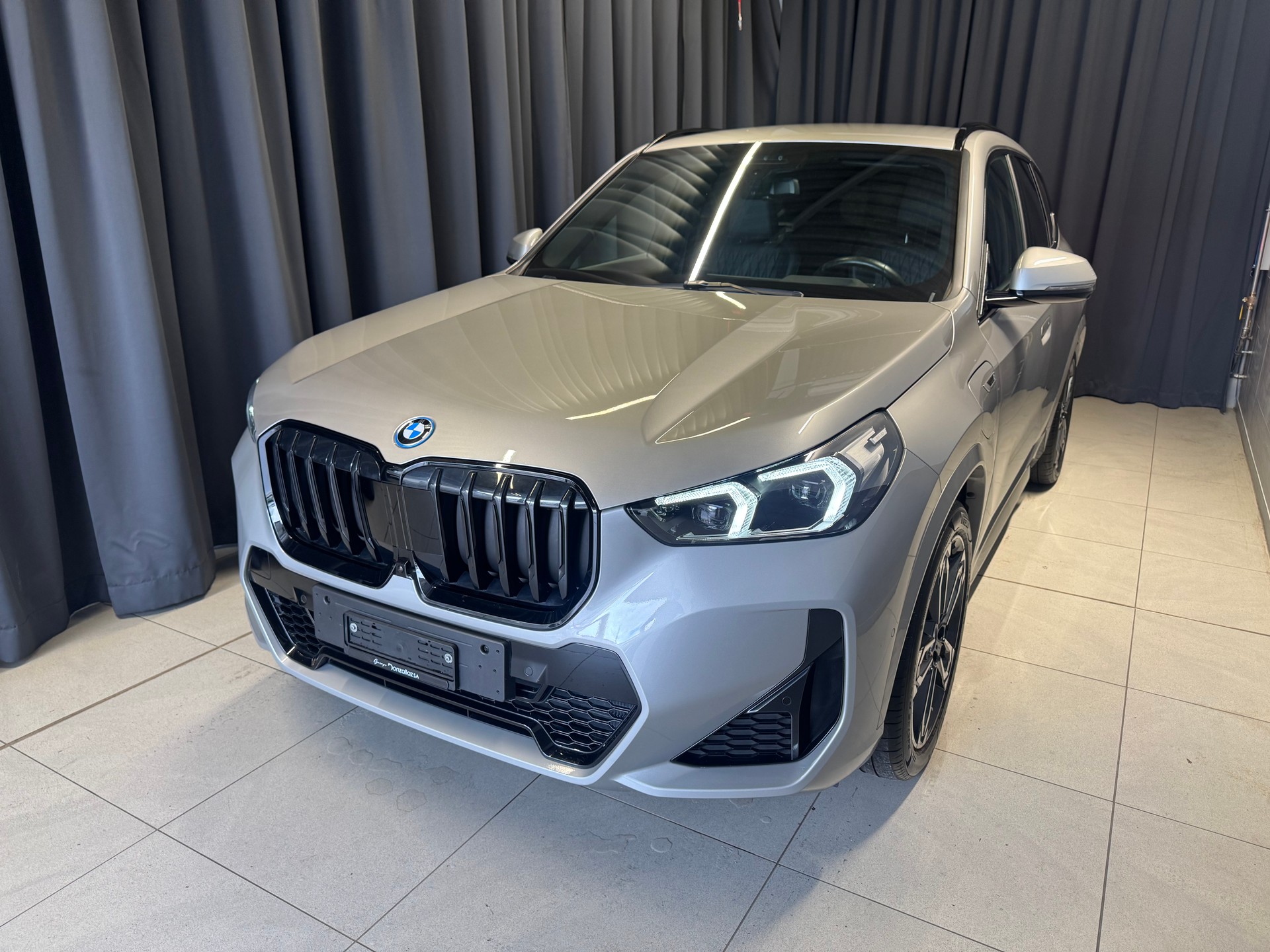 BMW X1 xDrive 30e M Sport (4)-showroom-element-2
