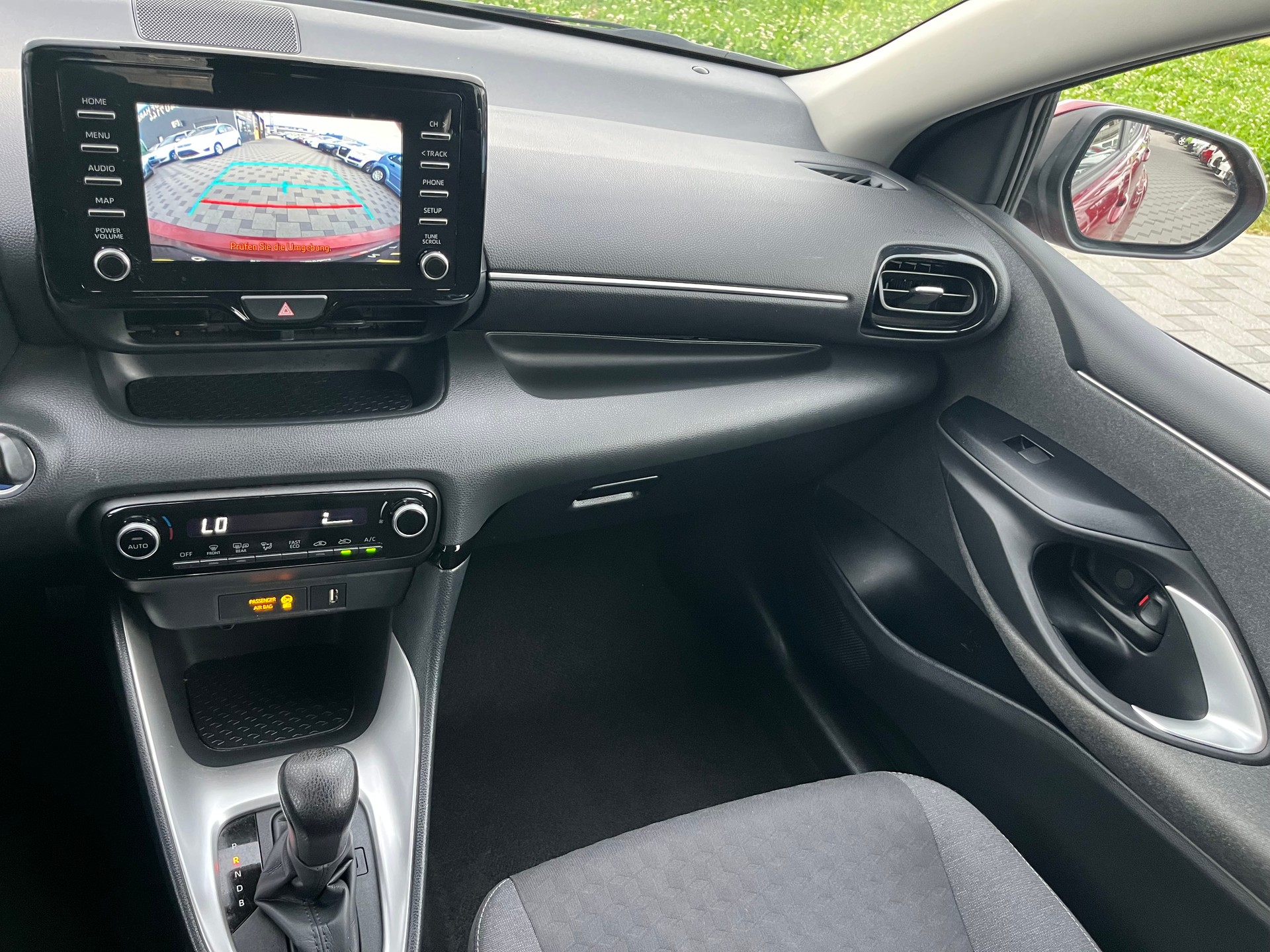 TOYOTA Yaris 1.5 Comfort e-CVT-image-10