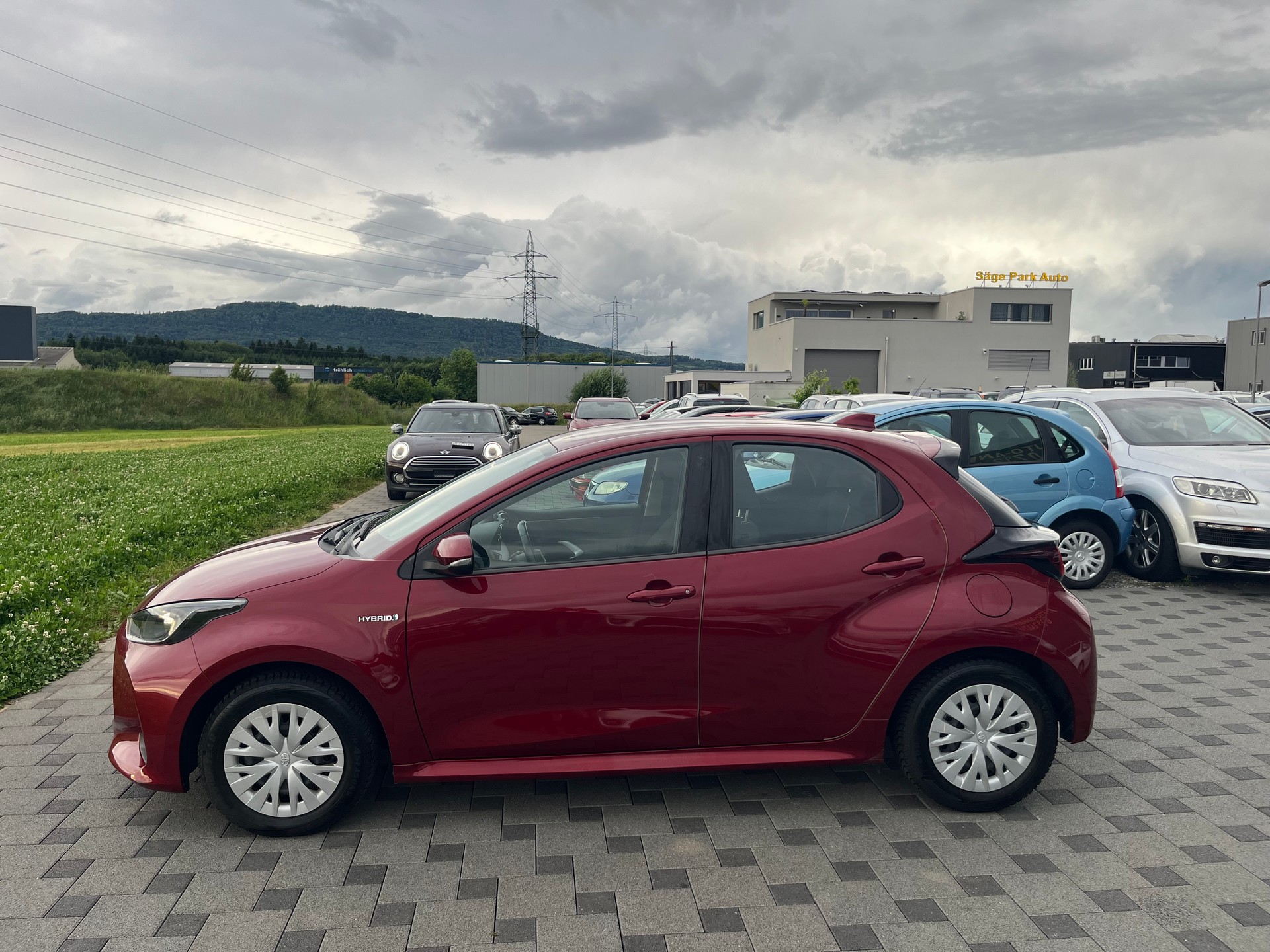 TOYOTA Yaris 1.5 Comfort e-CVT-image-4