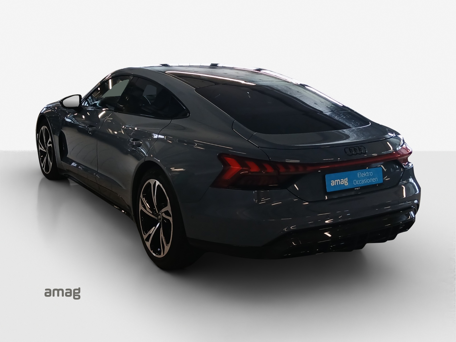 AUDI RS e-tron GT quattro-showroom-element-3