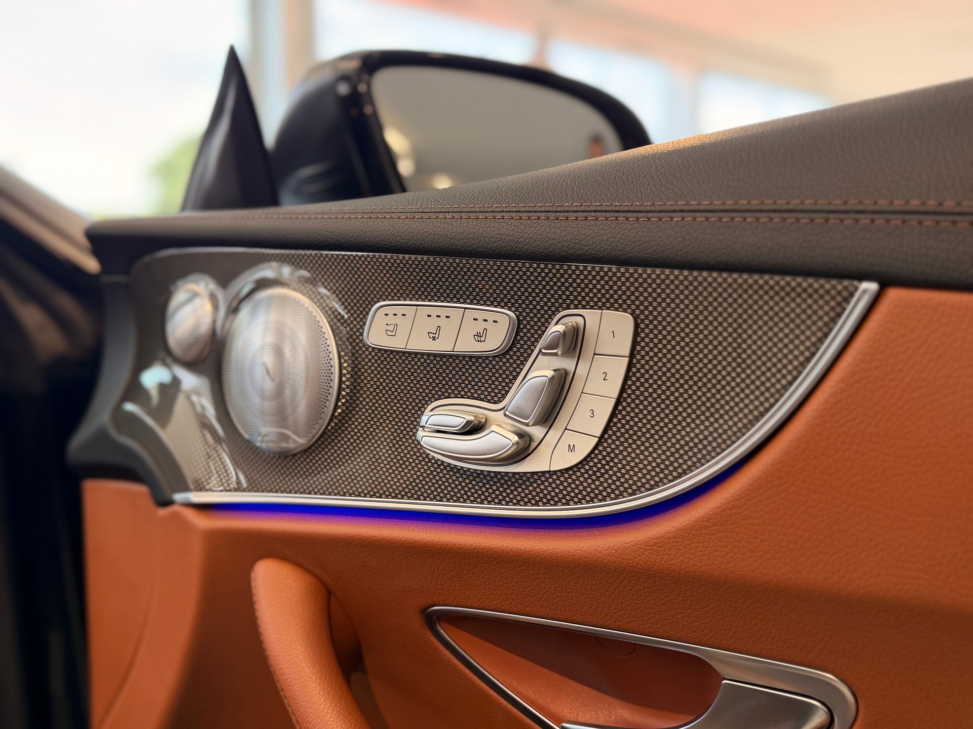MERCEDES-BENZ E 400 Cabriolet Avantgarde 4 Matic 9G-Tronic-image-18