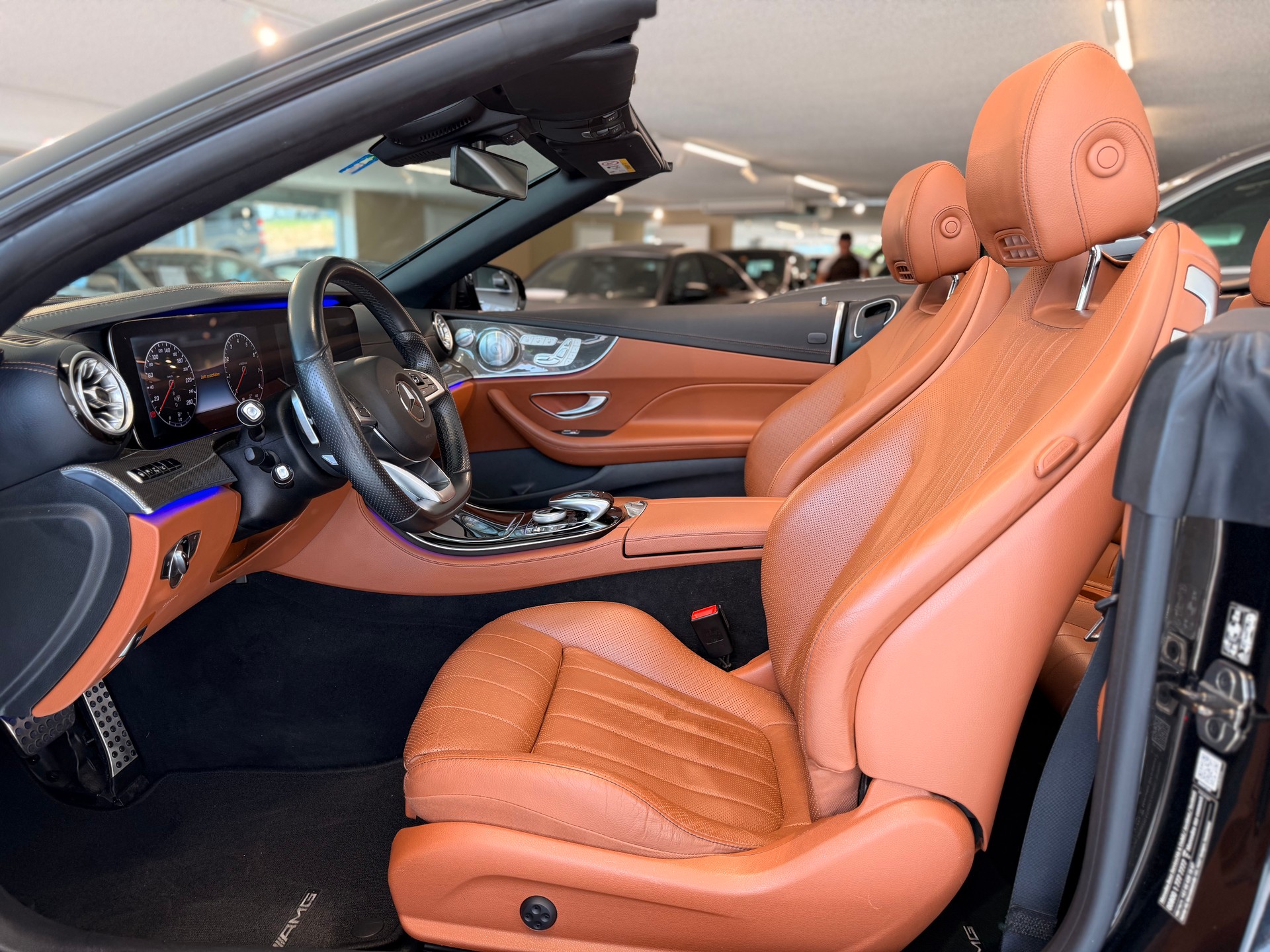 MERCEDES-BENZ E 400 Cabriolet Avantgarde 4 Matic 9G-Tronic-image-11