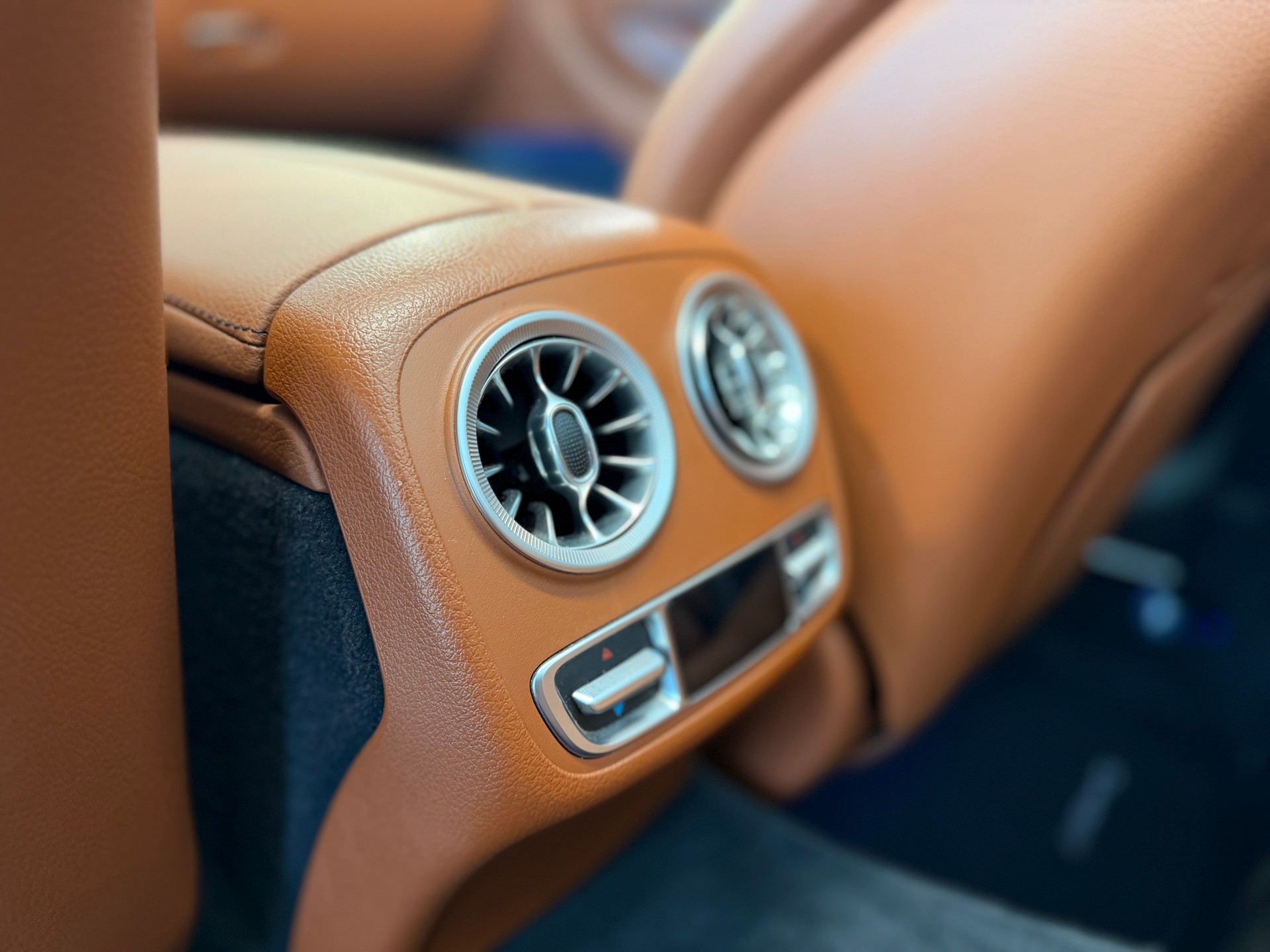 MERCEDES-BENZ E 400 Cabriolet Avantgarde 4 Matic 9G-Tronic-image-16