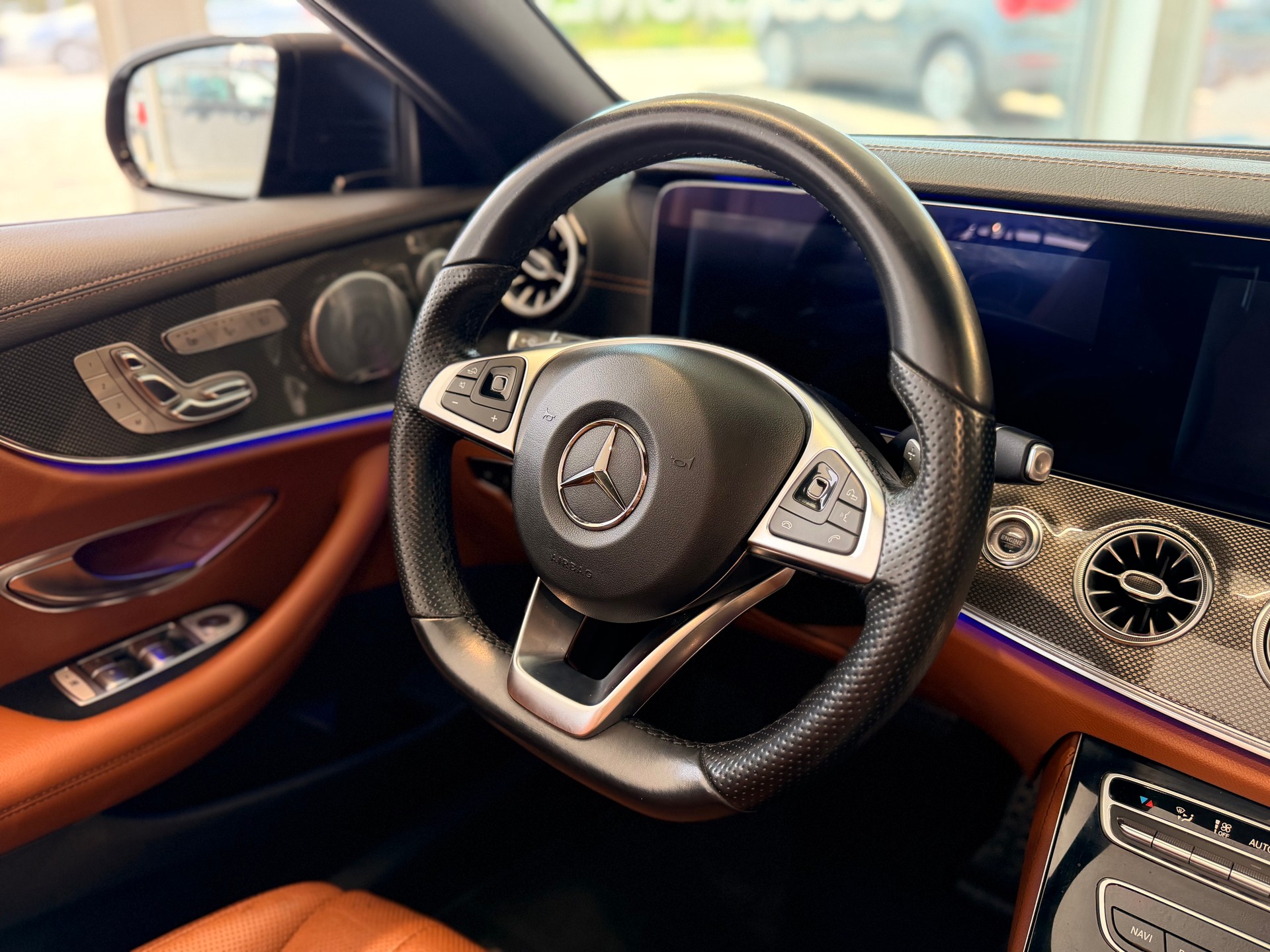 MERCEDES-BENZ E 400 Cabriolet Avantgarde 4 Matic 9G-Tronic-image-23