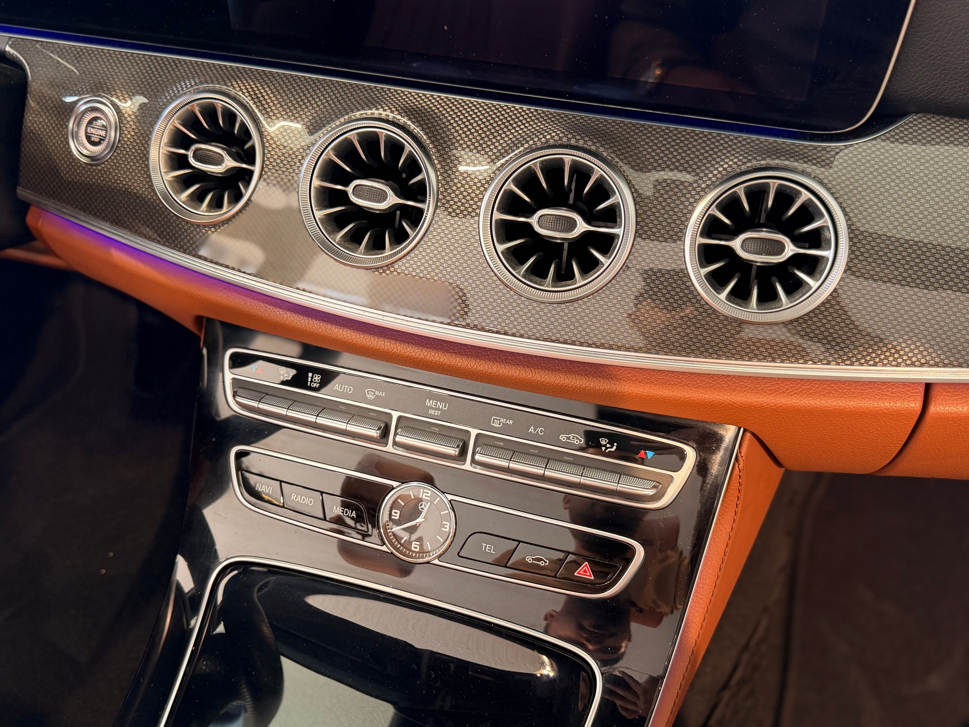 MERCEDES-BENZ E 400 Cabriolet Avantgarde 4 Matic 9G-Tronic-image-24