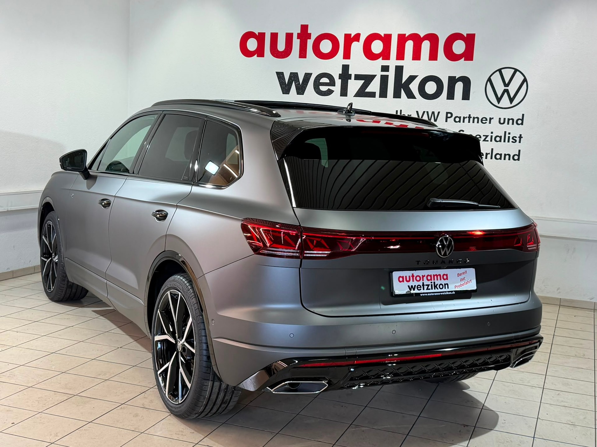 VW Touareg 3.0 TDI R-Line Final Edition Tiptronic-showroom-element-3