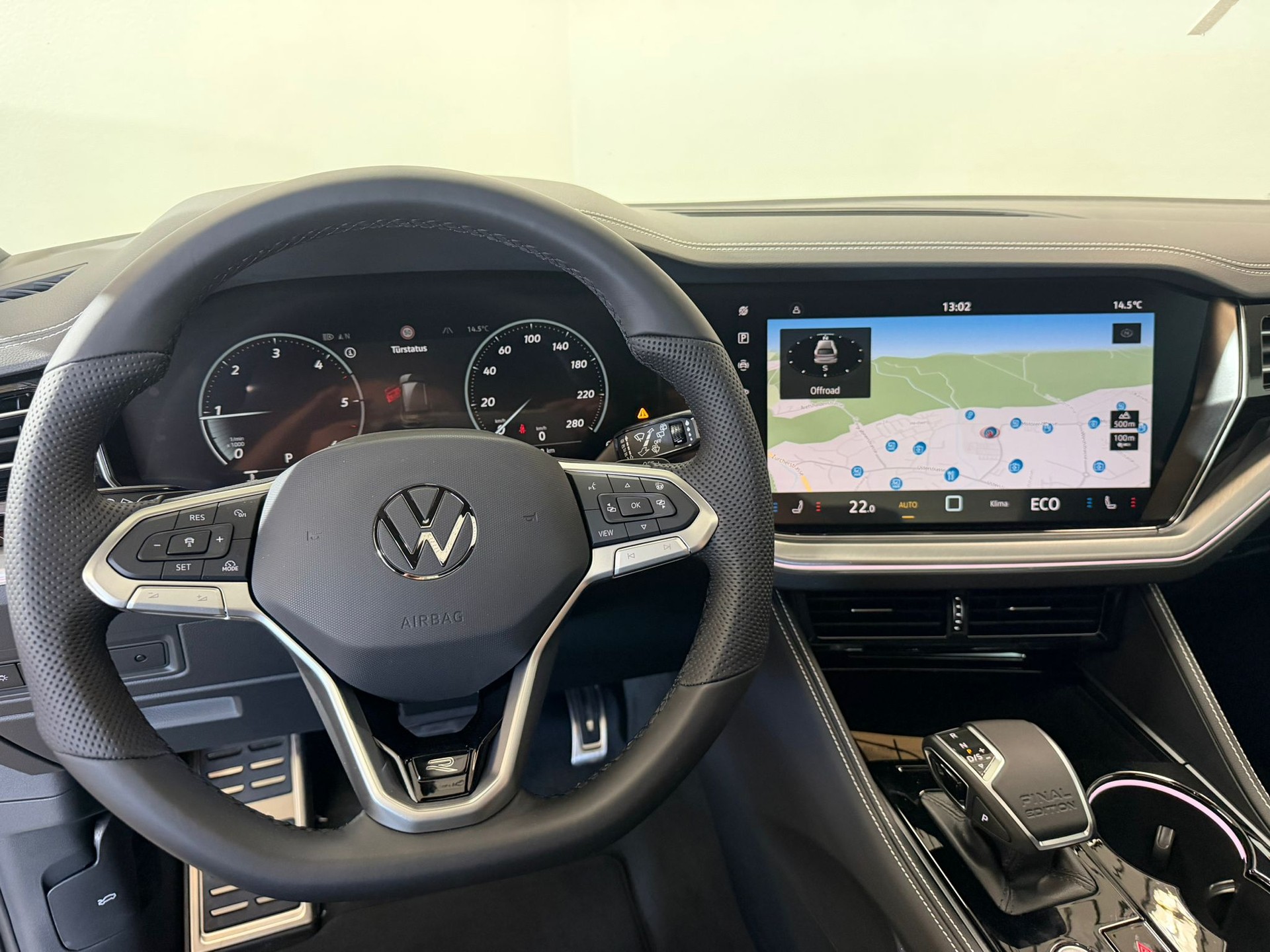 VW Touareg 3.0 TDI R-Line Final Edition Tiptronic-image-6