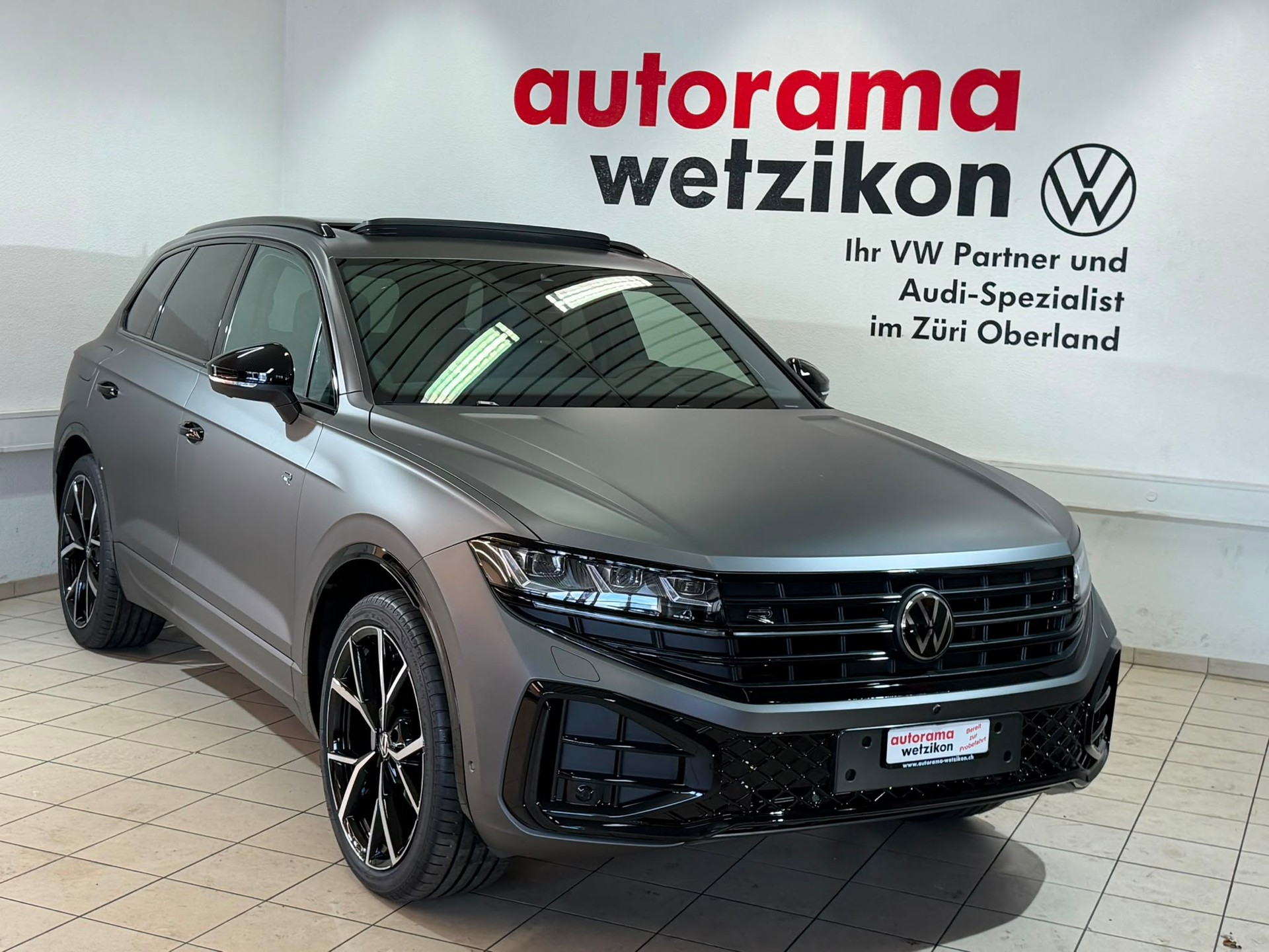 VW Touareg 3.0 TDI R-Line Final Edition Tiptronic-showroom-element-1
