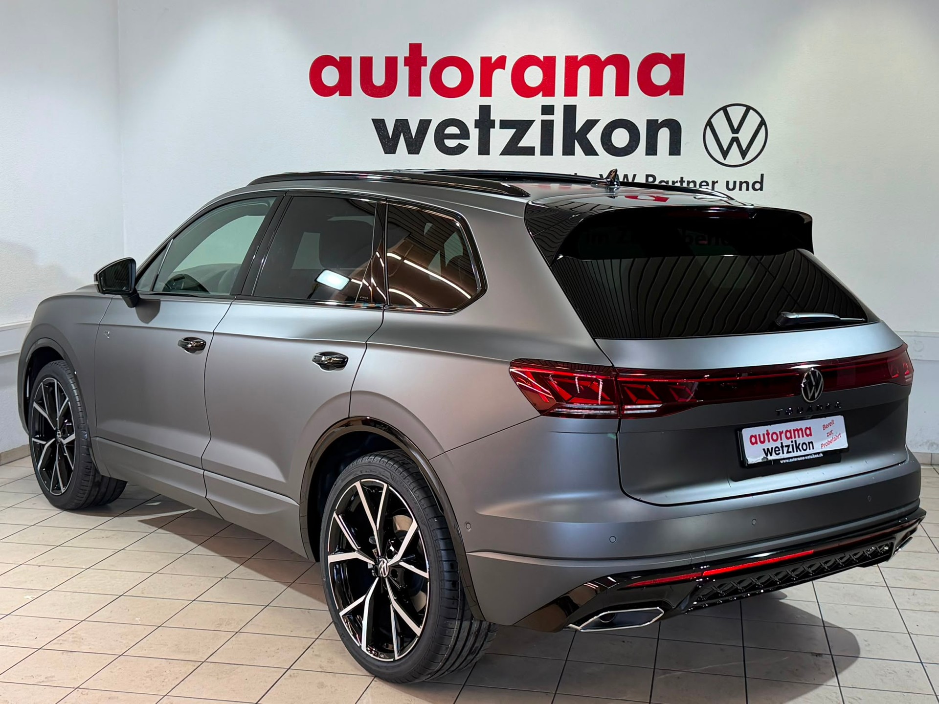 VW Touareg 3.0 TDI R-Line Final Edition Tiptronic-showroom-element-2