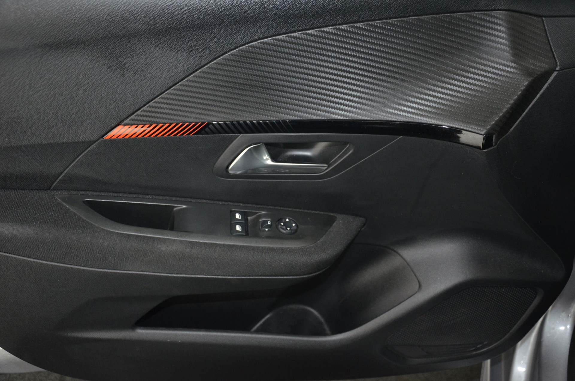 PEUGEOT 208 Elektrik Active-image-21