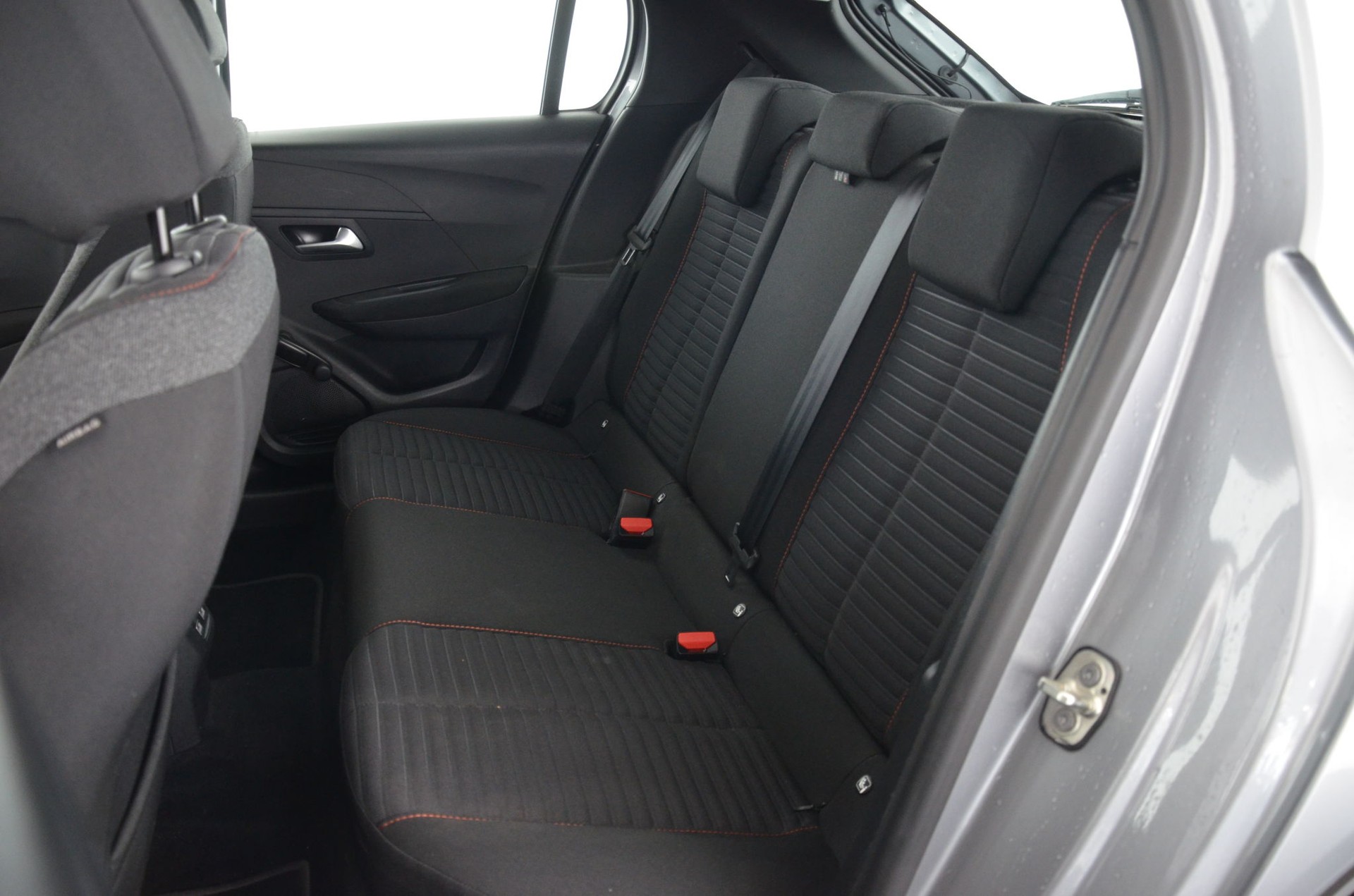 PEUGEOT 208 Elektrik Active-image-13