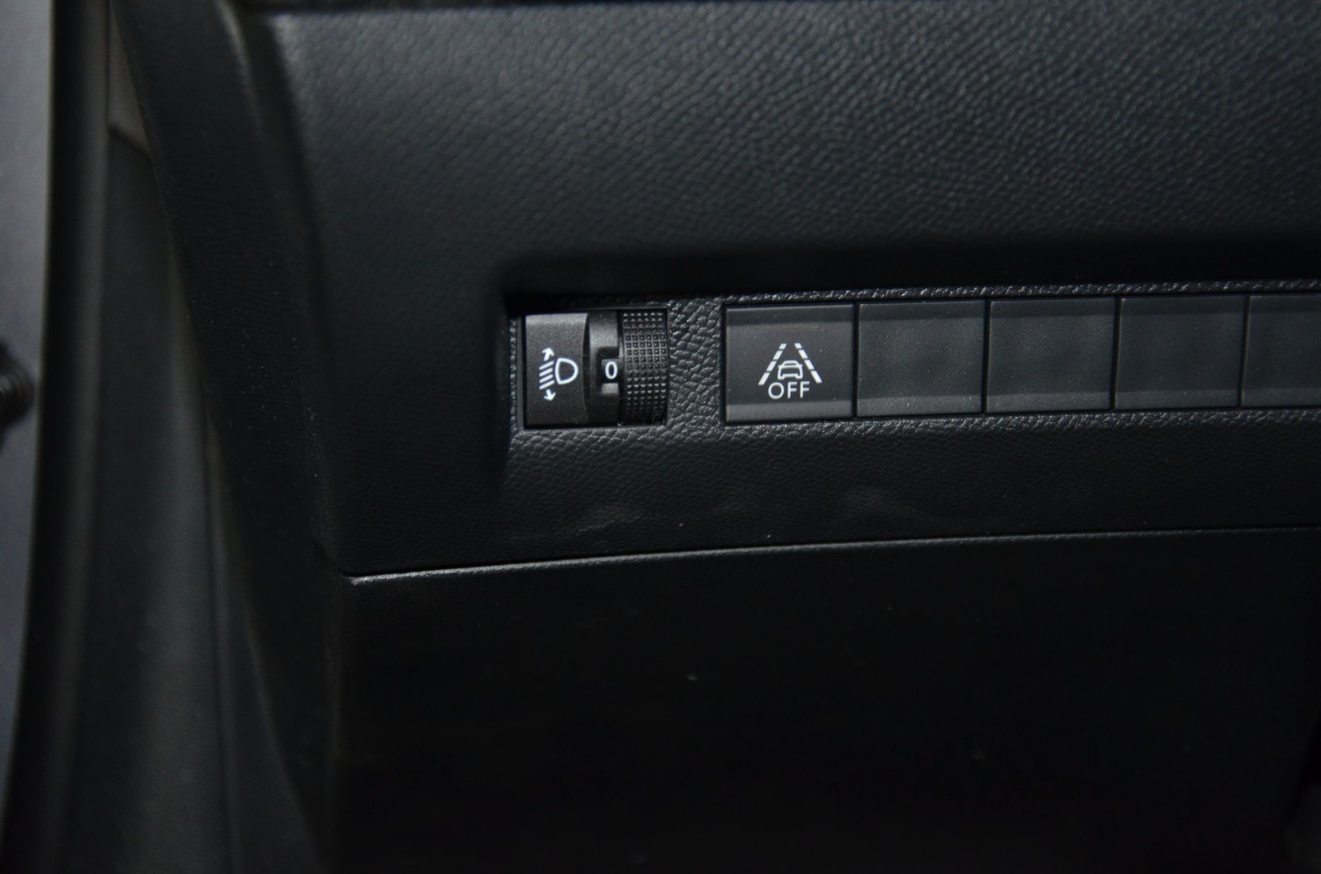 PEUGEOT 208 Elektrik Active-image-18