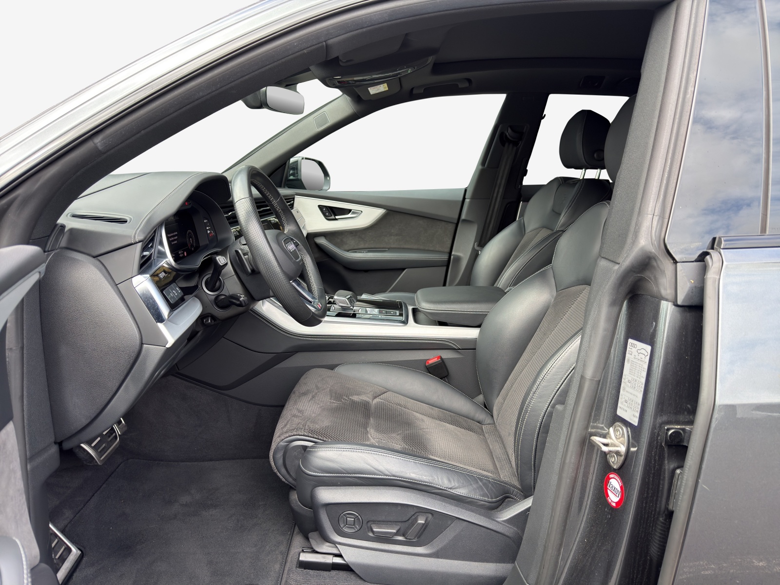 AUDI Q8 45 TDI Black Edition quattro tiptronic-image-7