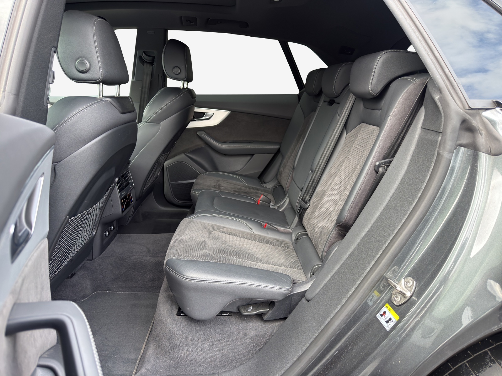 AUDI Q8 45 TDI Black Edition quattro tiptronic-image-11