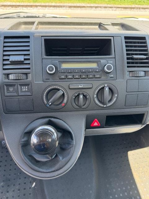 VW T5 2.0 mit 65000 km frisch ab MFK Anhängelast 1800 kg-image-10