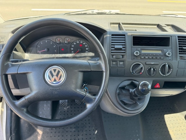 VW T5 2.0 mit 65000 km frisch ab MFK Anhängelast 1800 kg-image-9