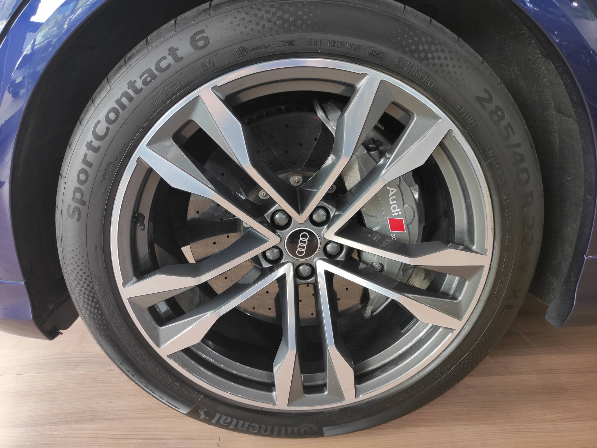 AUDI SQ8 4.0 V8 TFSI quattro T-Tronic-showroom-element-2