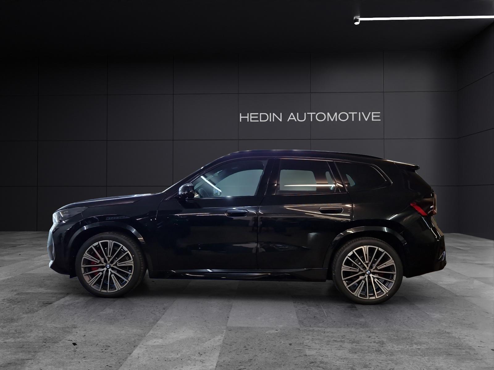BMW iX1 30 xDrive-showroom-element-1